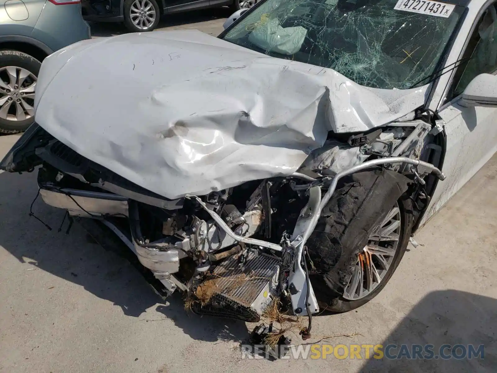 9 Photograph of a damaged car WAU8DAF81KN009545 AUDI A8 2019