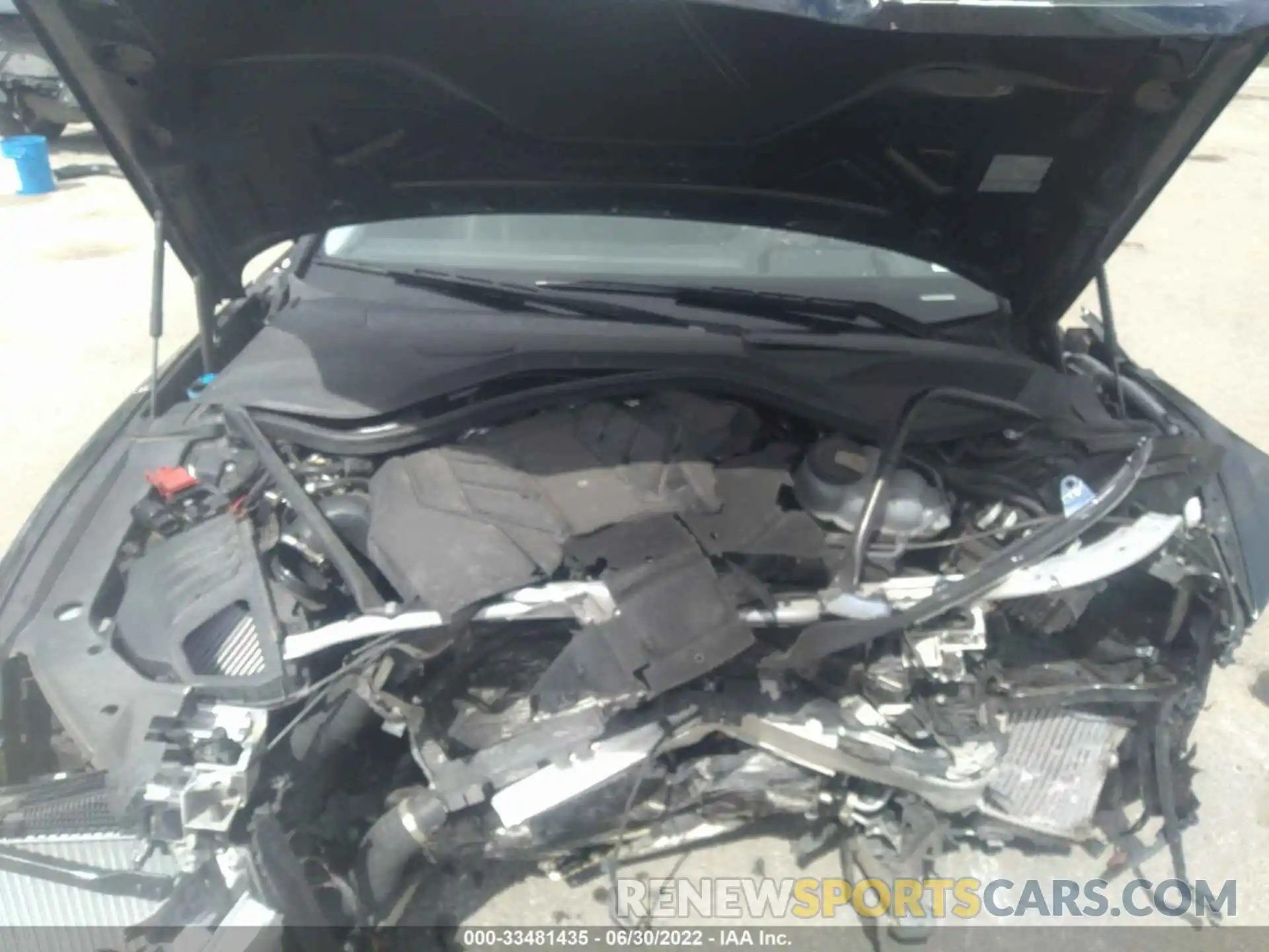 10 Photograph of a damaged car WAU8DAF81KN018052 AUDI A8 2019