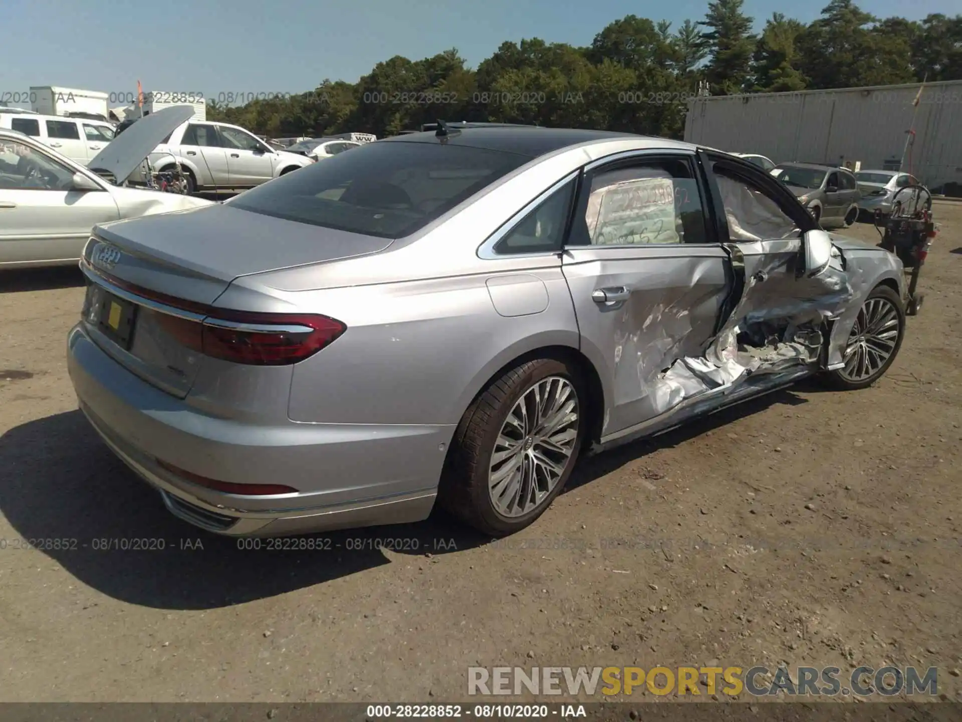 4 Photograph of a damaged car WAU8DAF82KN020375 AUDI A8 2019