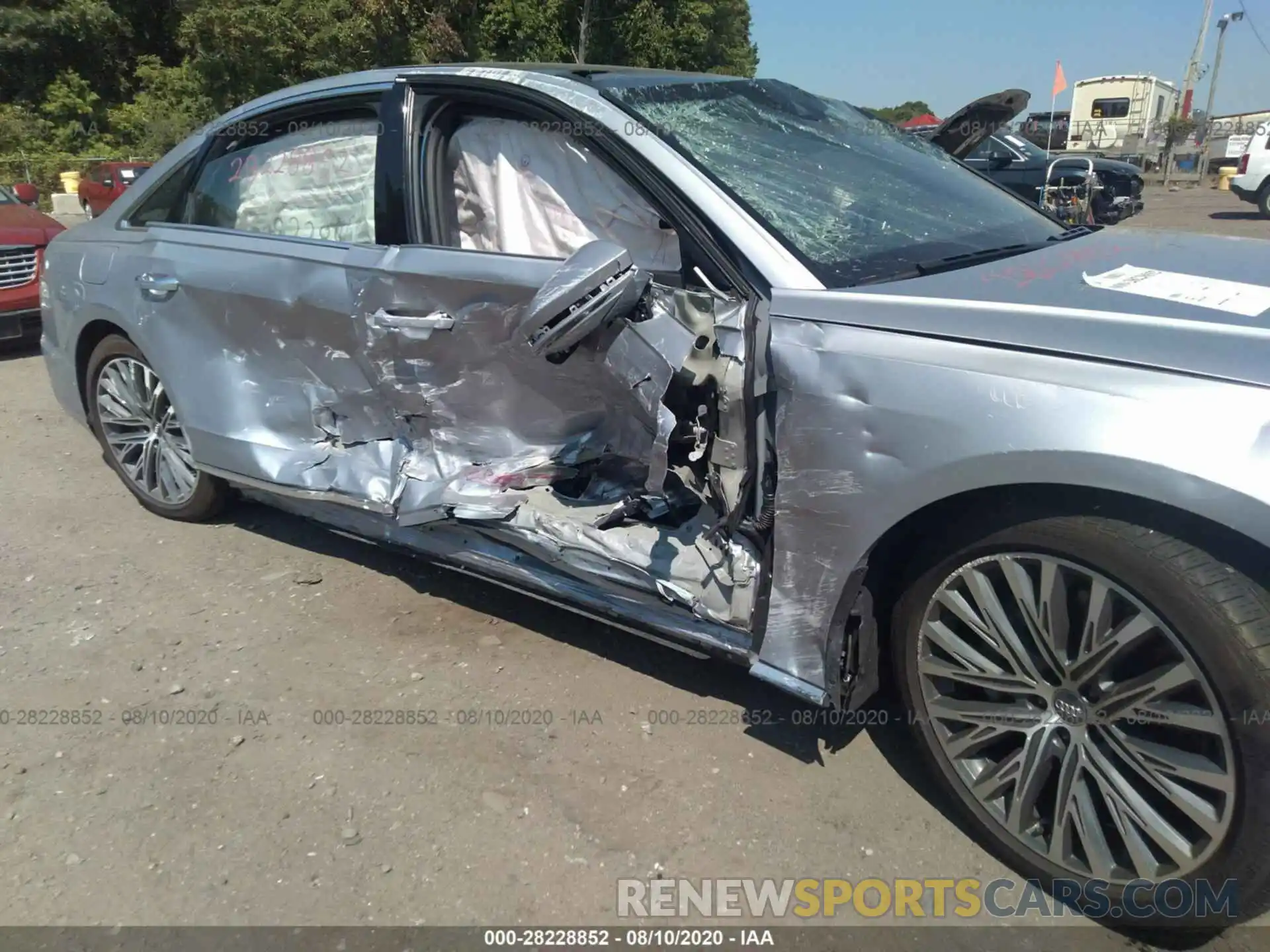 6 Photograph of a damaged car WAU8DAF82KN020375 AUDI A8 2019