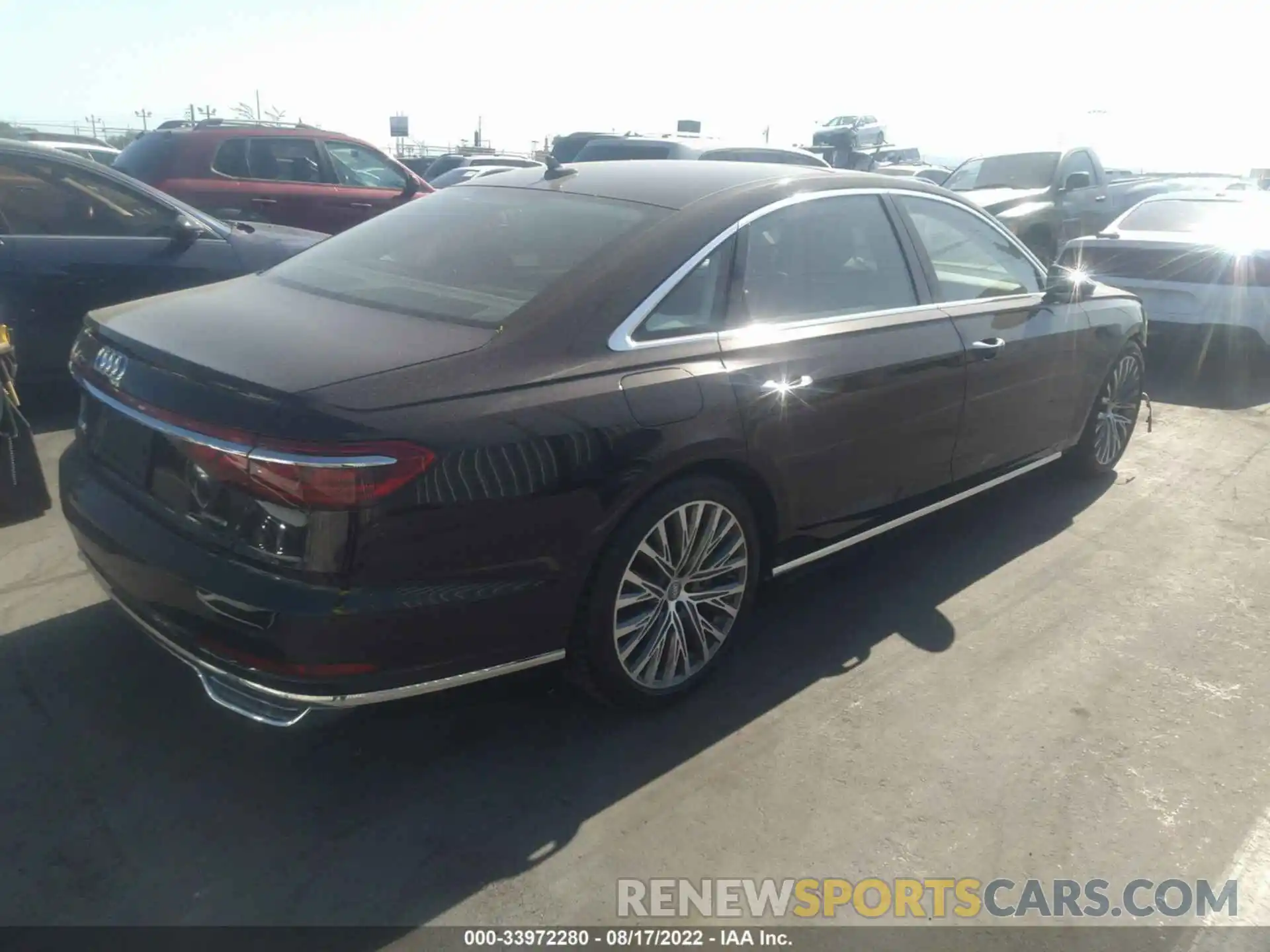 4 Фотография поврежденного автомобиля WAU8DAF83KN018294 AUDI A8 2019