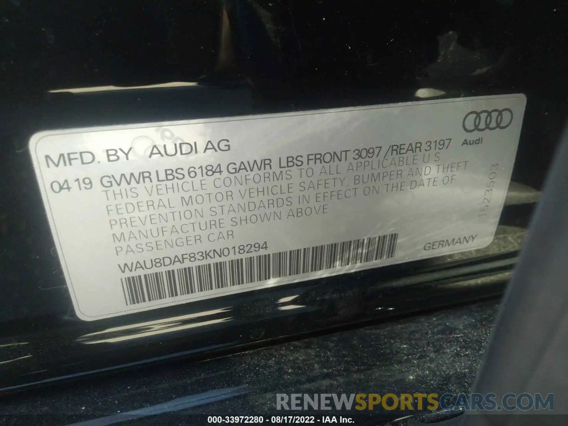 9 Фотография поврежденного автомобиля WAU8DAF83KN018294 AUDI A8 2019