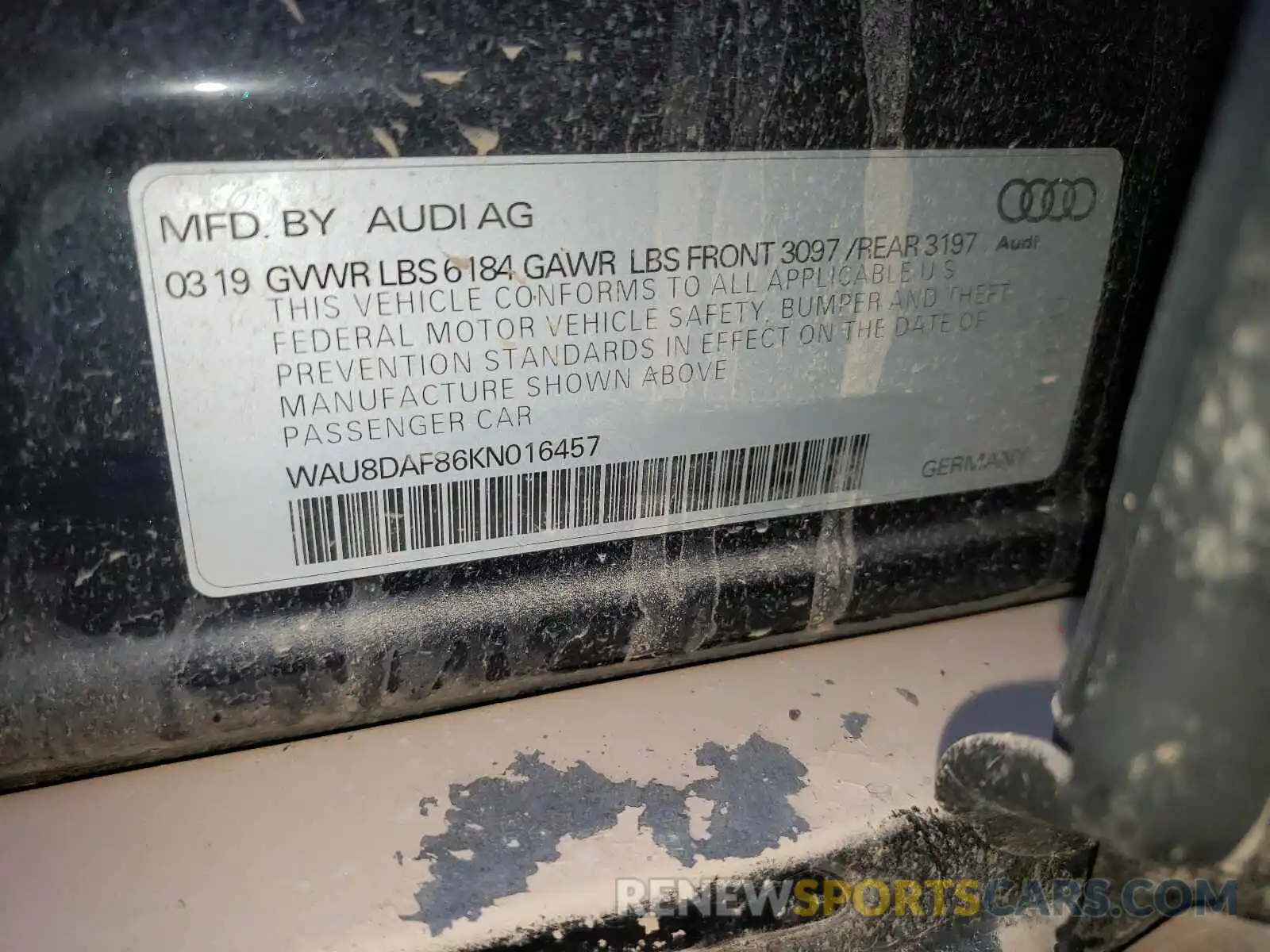 10 Photograph of a damaged car WAU8DAF86KN016457 AUDI A8 2019