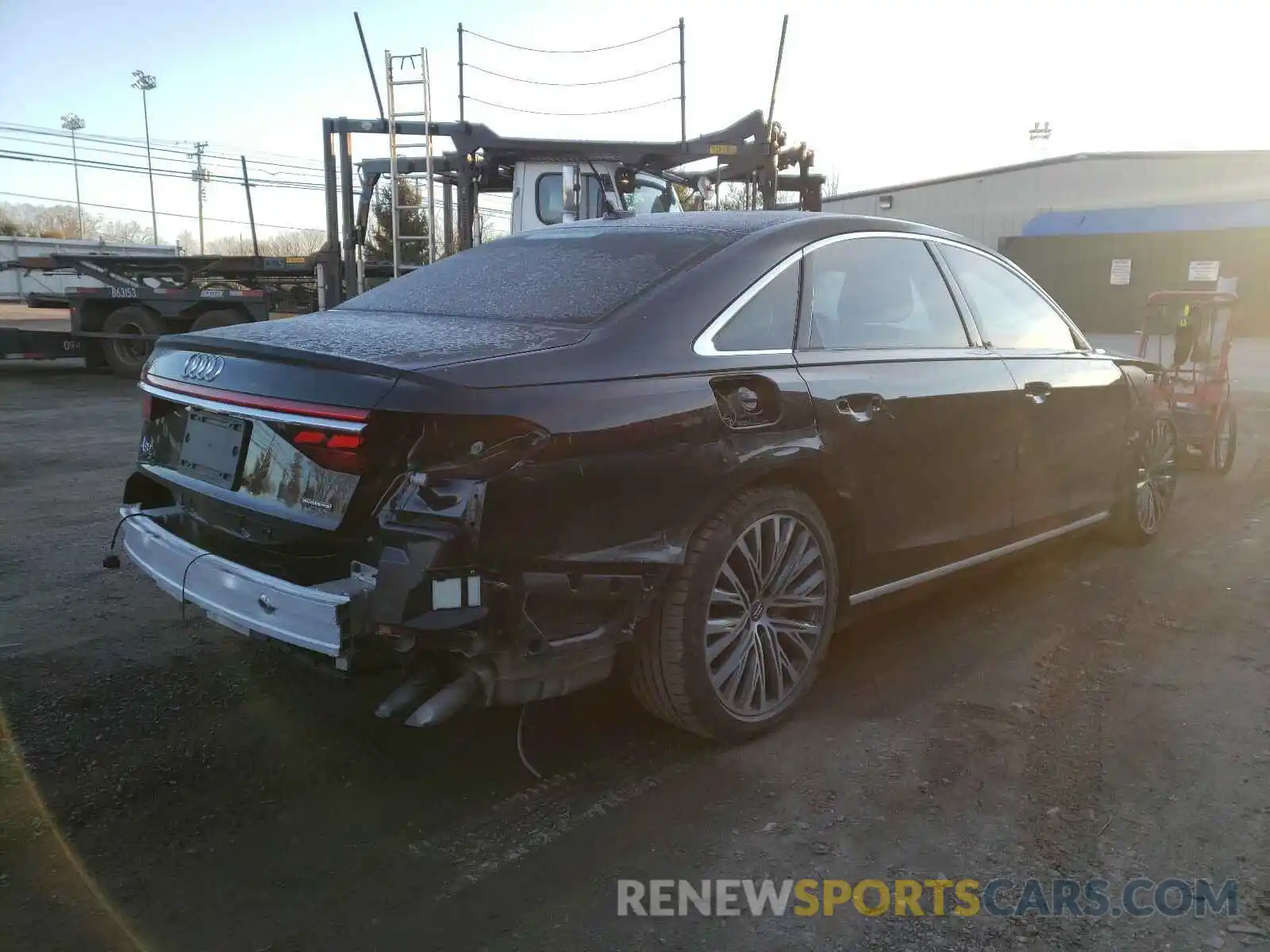 4 Фотография поврежденного автомобиля WAU8DAF88KN015522 AUDI A8 2019