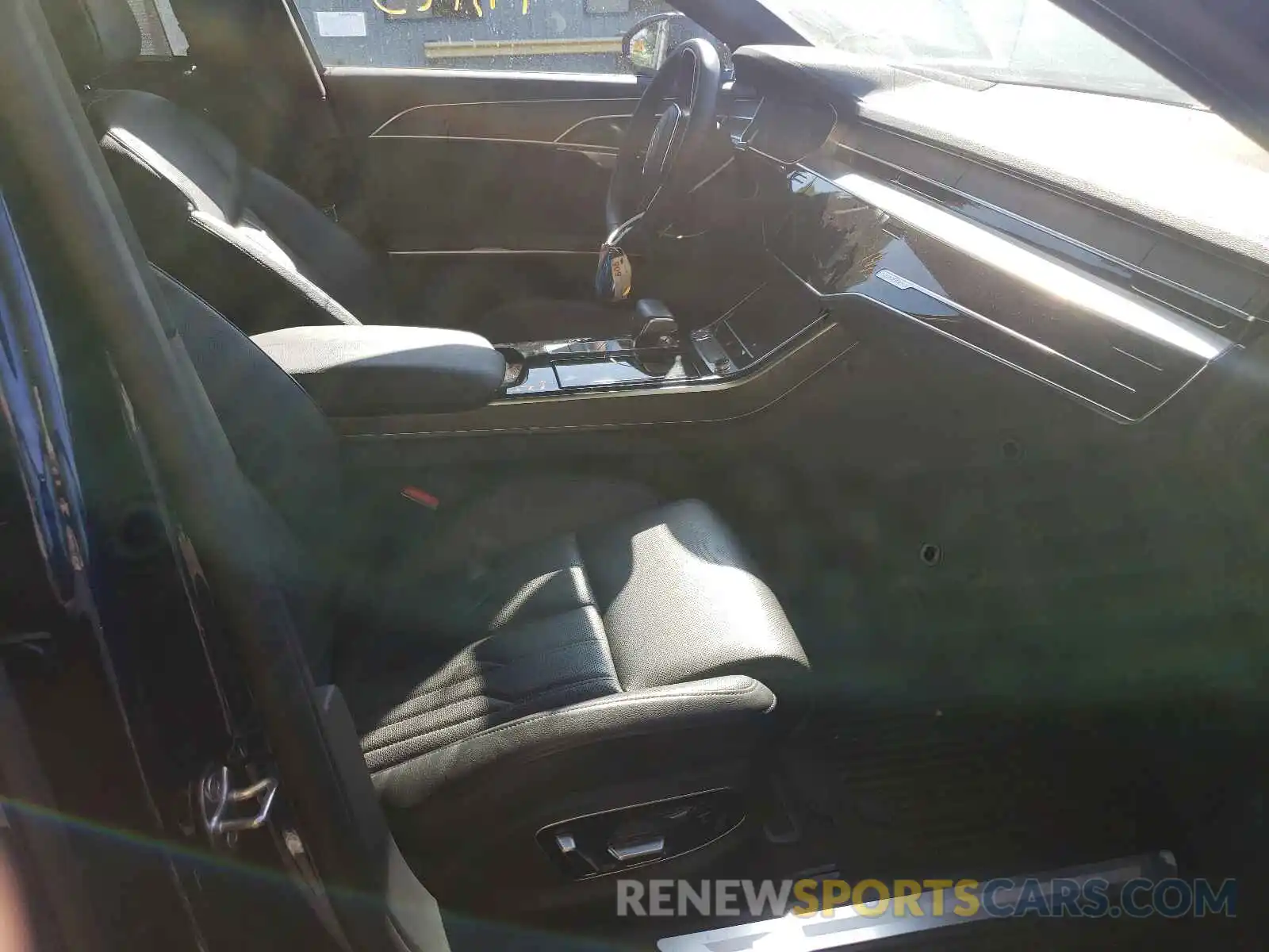 5 Photograph of a damaged car WAU8DAF89KN004738 AUDI A8 2019