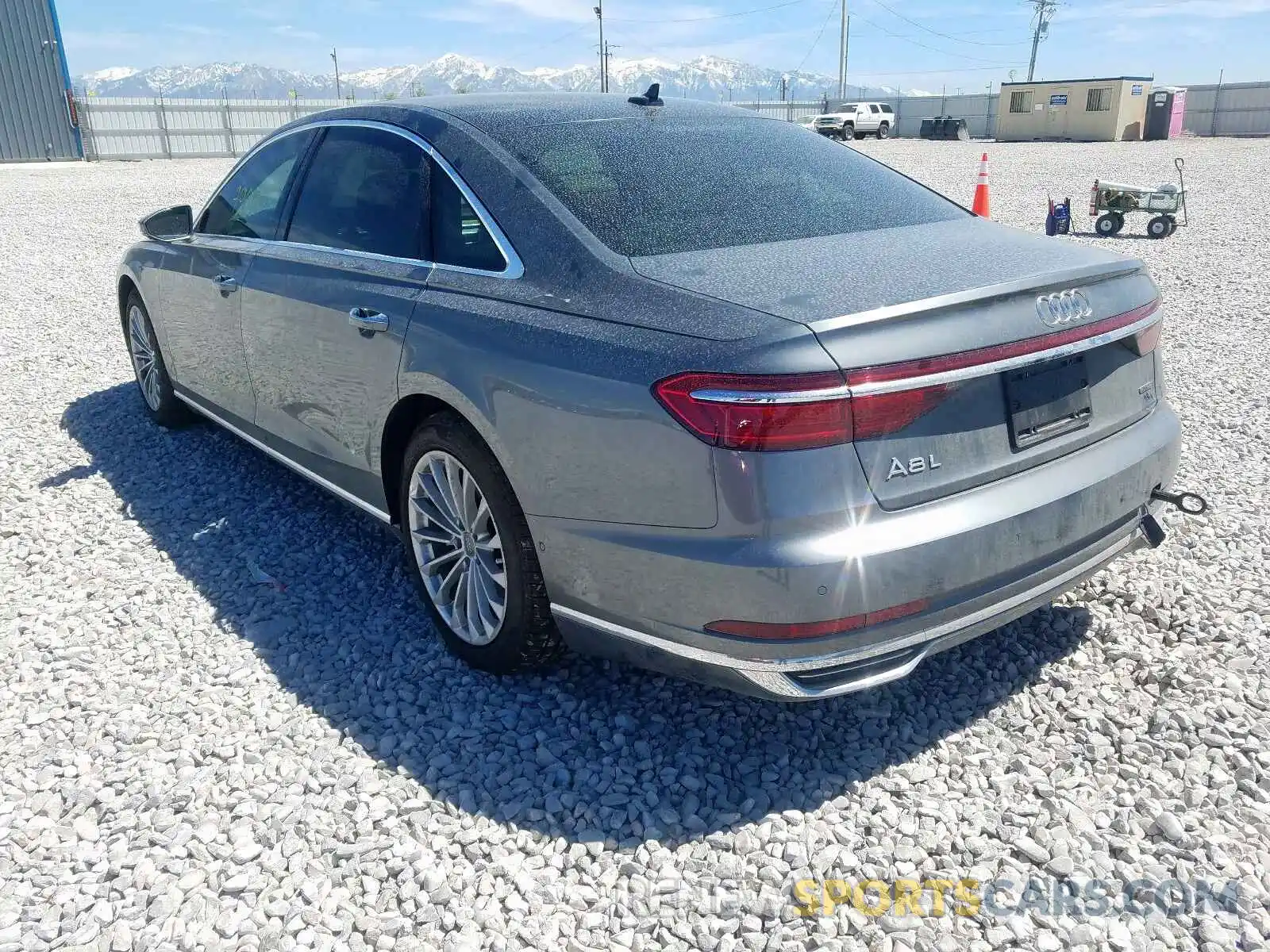 3 Фотография поврежденного автомобиля WAU8DBF86KN020966 AUDI A8 2019