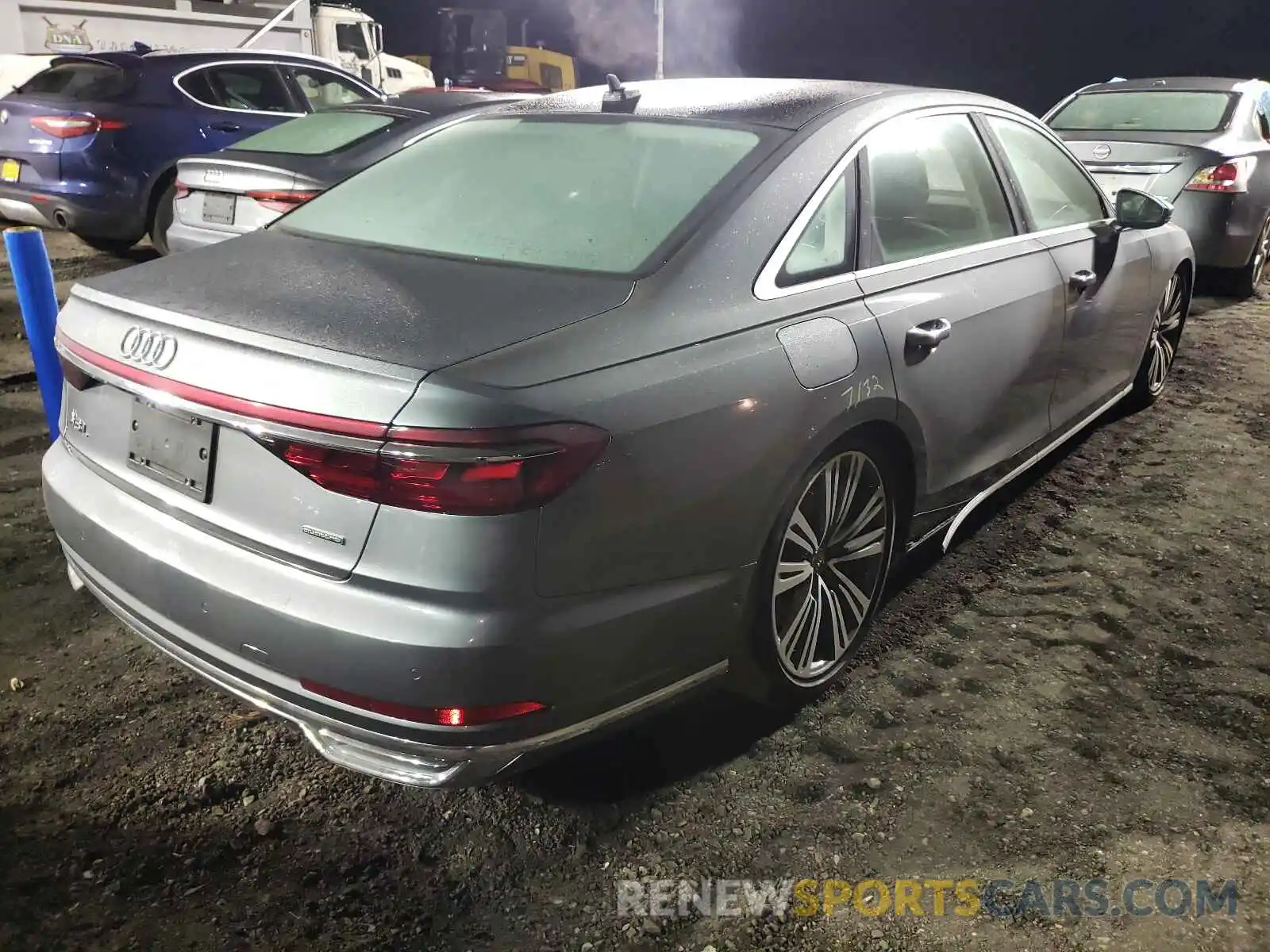 4 Фотография поврежденного автомобиля WAU8EAF84KN024036 AUDI A8 2019