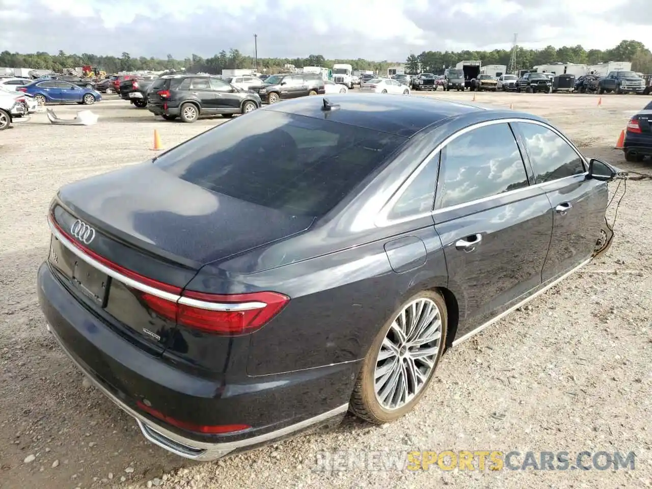 4 Photograph of a damaged car WAU8DAF82MN006320 AUDI A8 2021