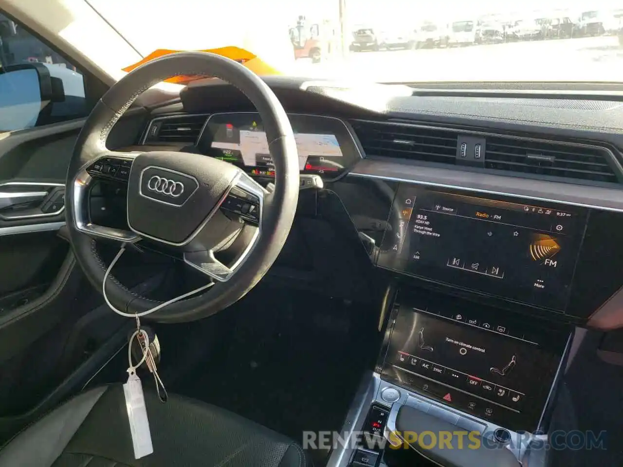 9 Фотография поврежденного автомобиля WA1LAAGE3KB022951 AUDI E-TRON 2019