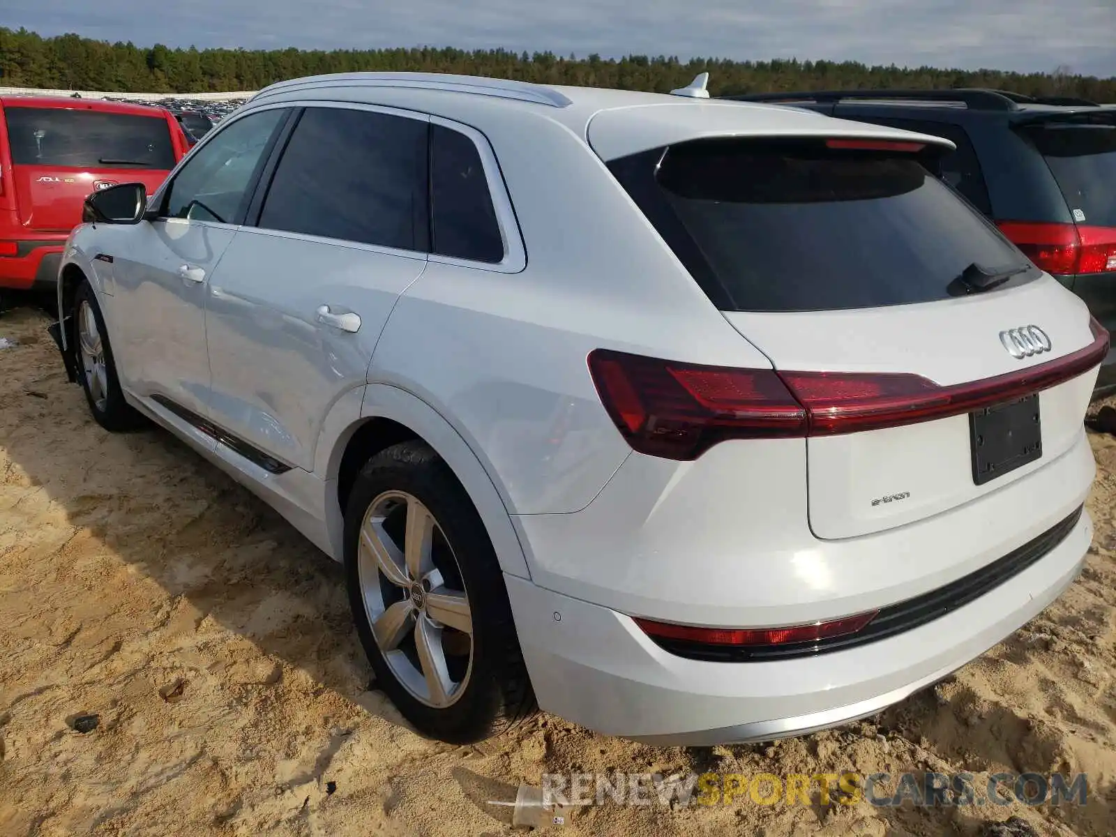 3 Фотография поврежденного автомобиля WA1LAAGE4KB009514 AUDI E-TRON 2019