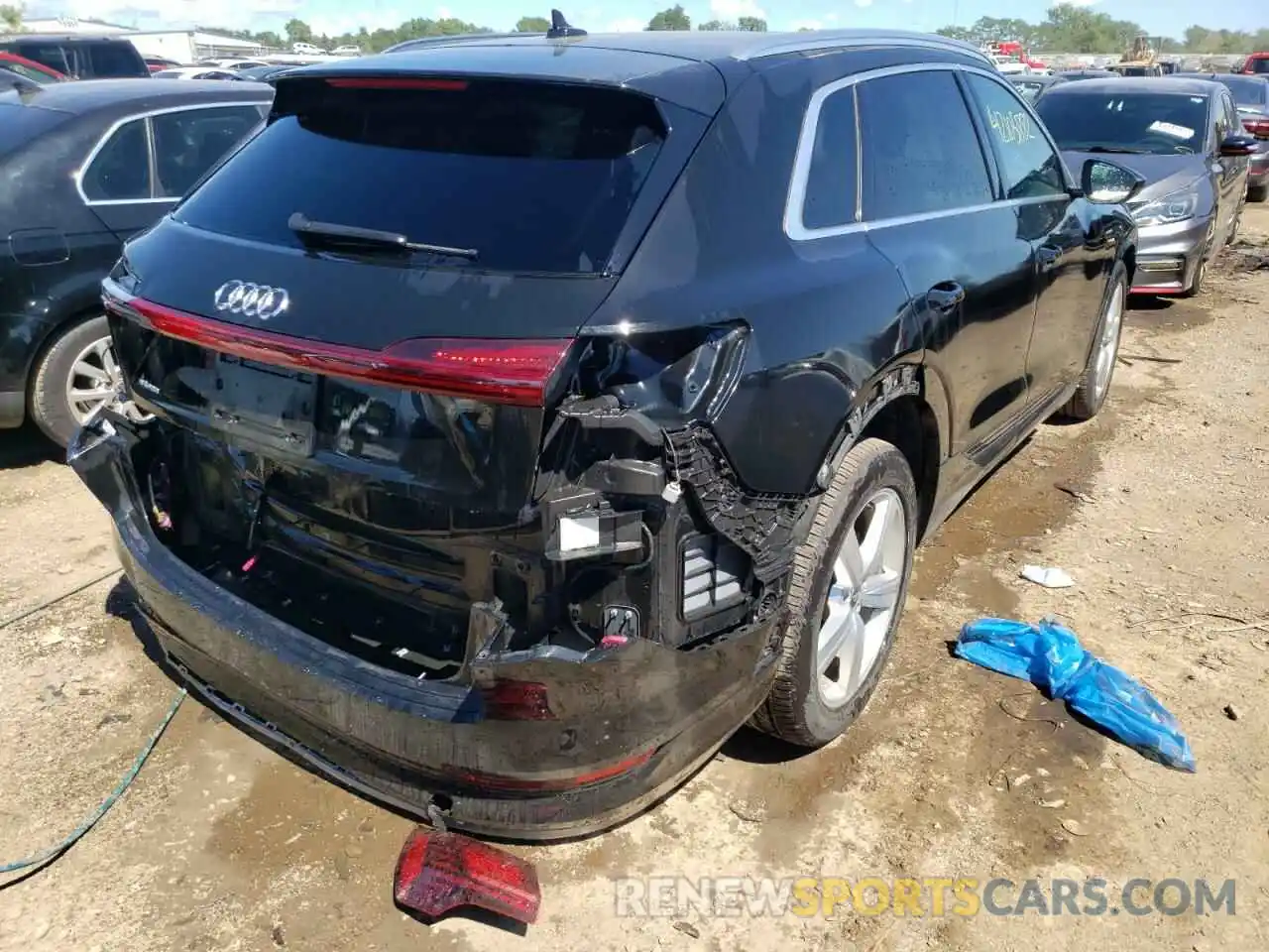 4 Фотография поврежденного автомобиля WA1LAAGE5KB020456 AUDI E-TRON 2019