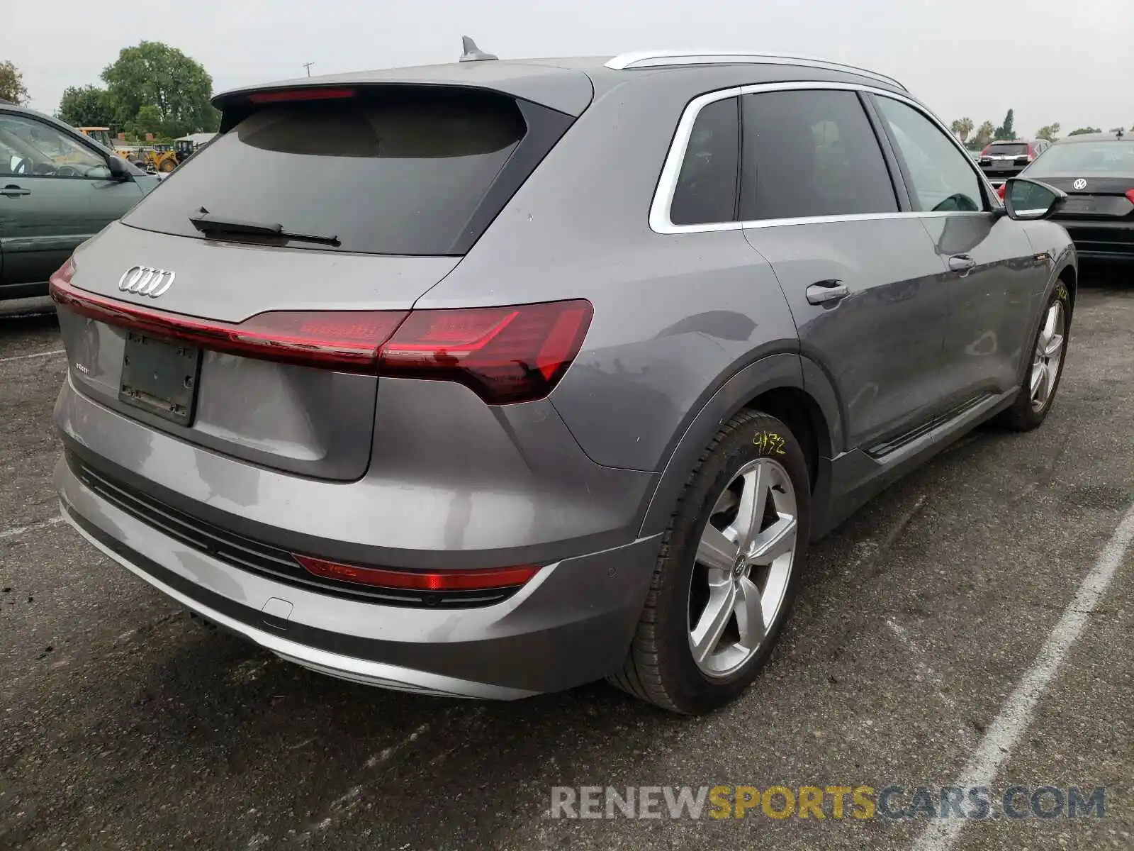 4 Фотография поврежденного автомобиля WA1LAAGE9KB024381 AUDI E-TRON 2019