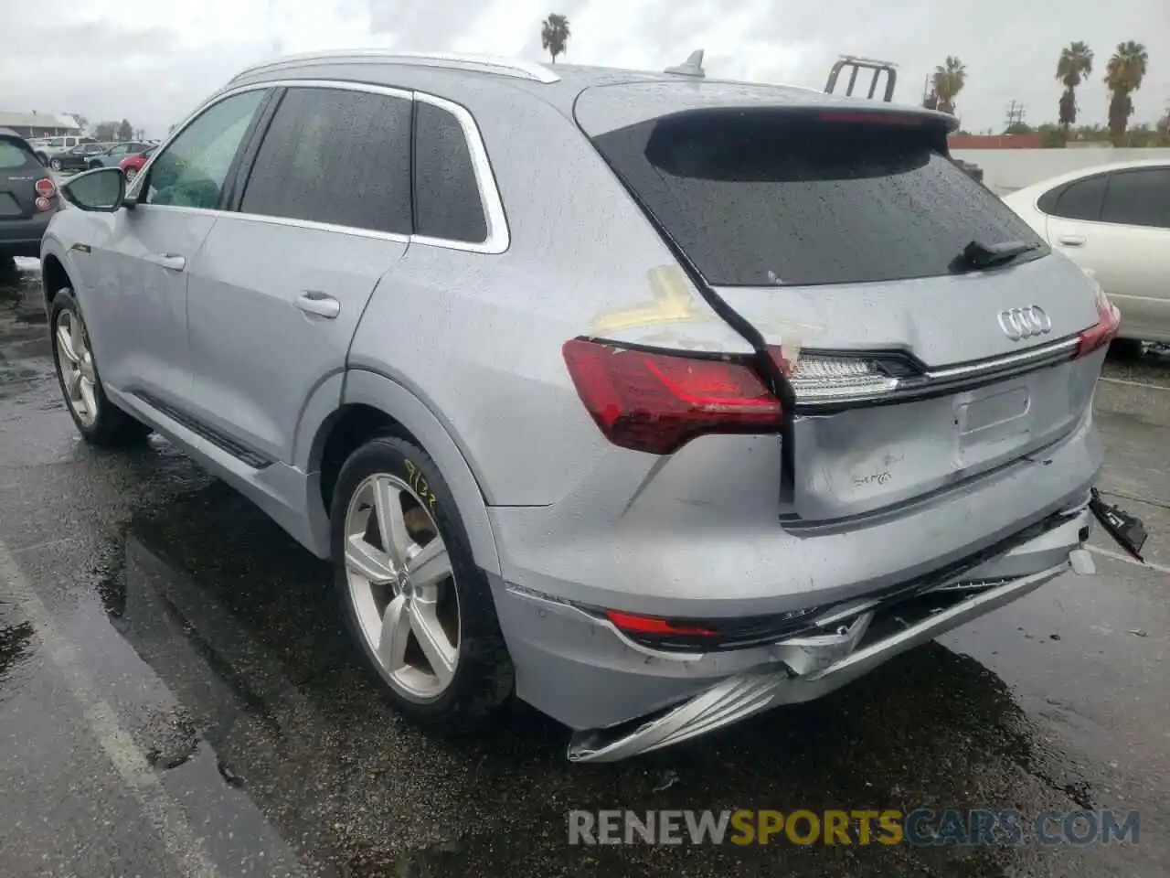 3 Photograph of a damaged car WA1LAAGEXKB020761 AUDI E-TRON 2019