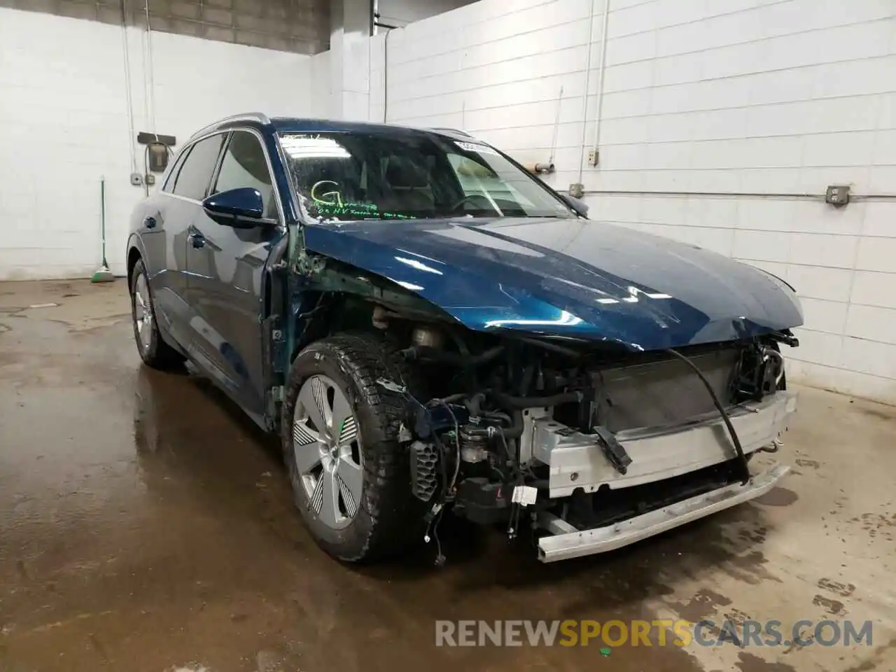 1 Photograph of a damaged car WA1LABGE0KB025005 AUDI E-TRON 2019