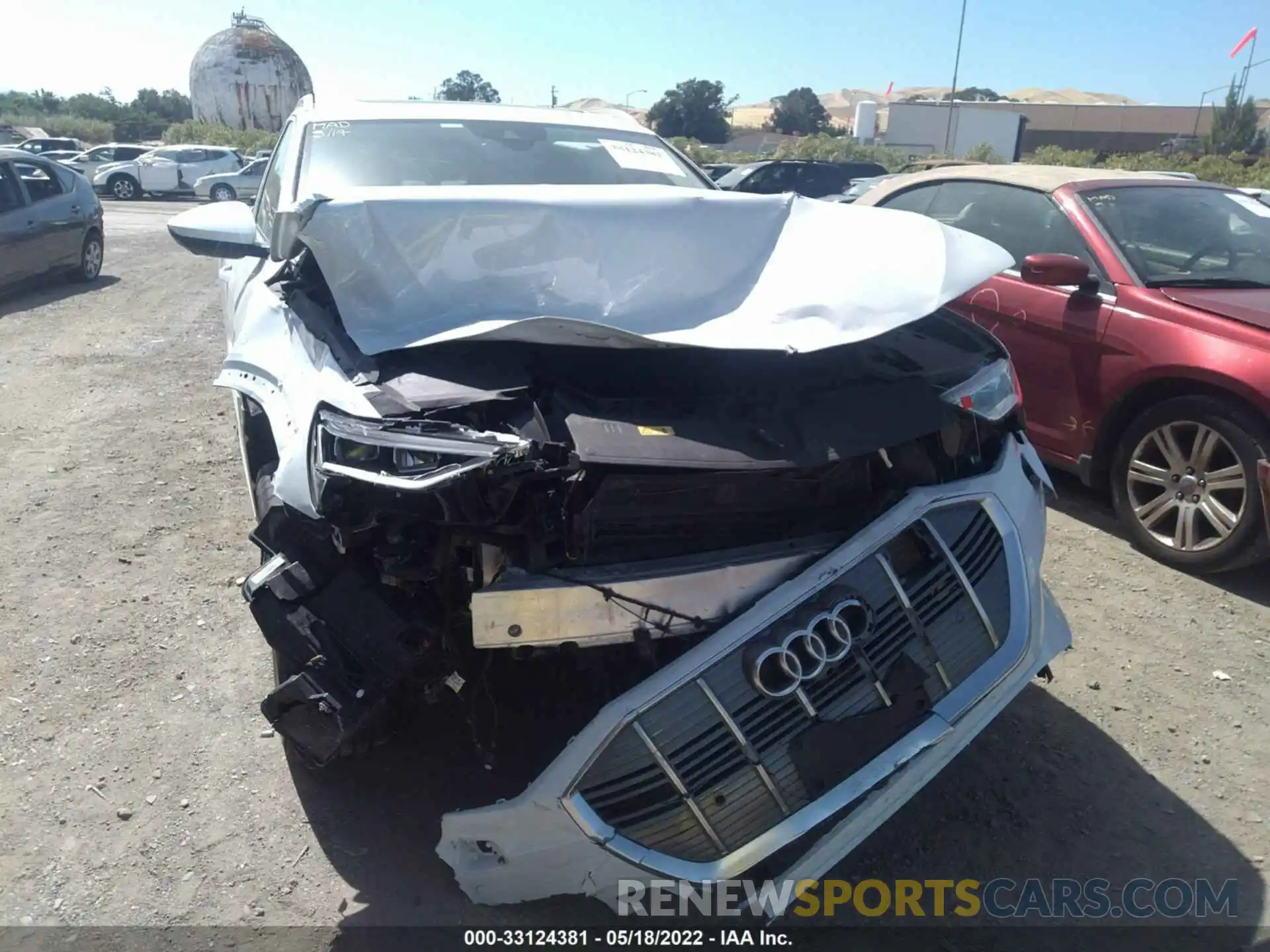 6 Photograph of a damaged car WA1LABGE2KB014779 AUDI E-TRON 2019