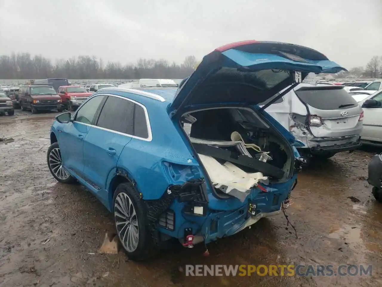 3 Фотография поврежденного автомобиля WA1VAAGE0KB022155 AUDI E-TRON 2019