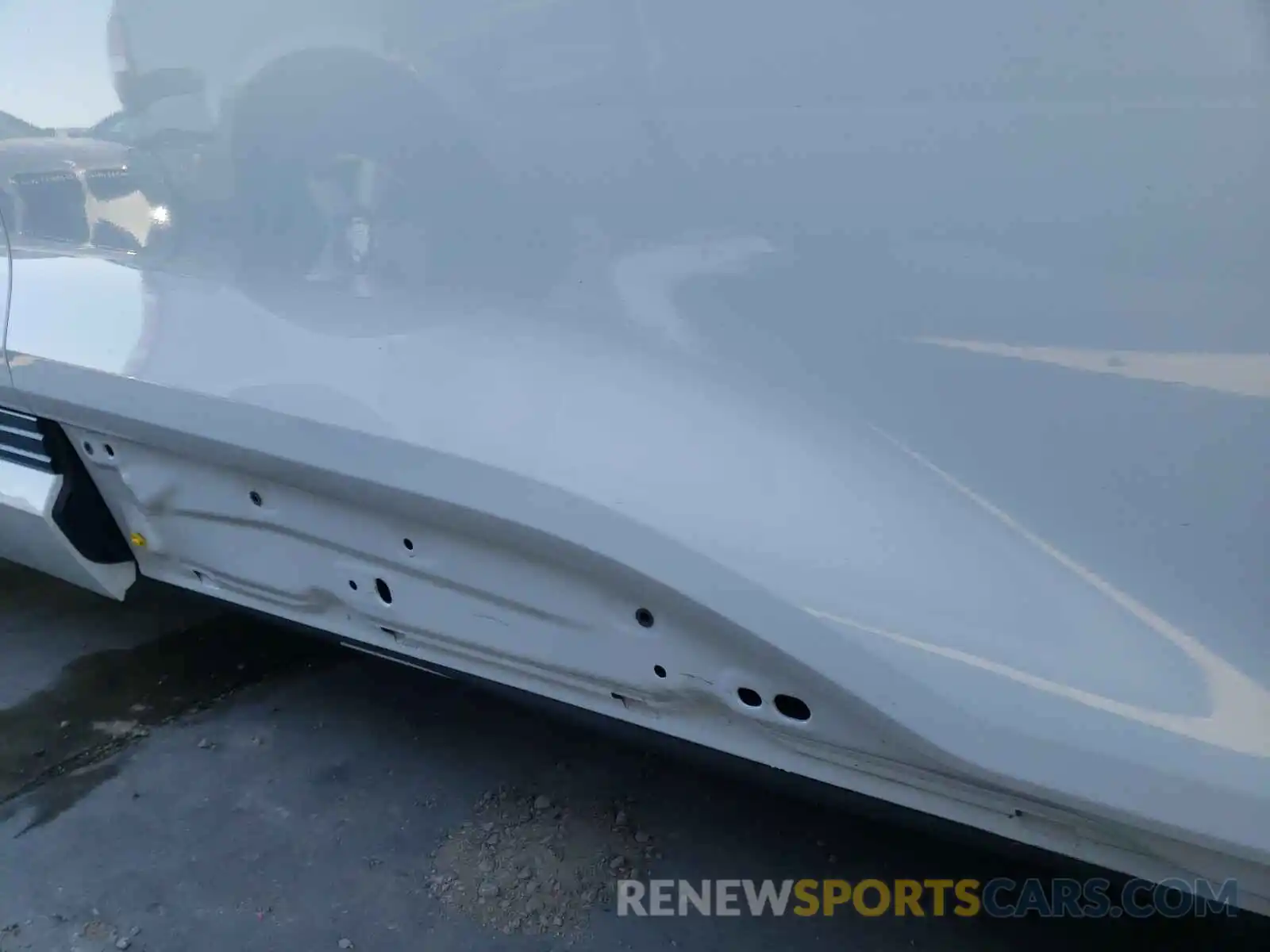 9 Photograph of a damaged car WA1VAAGE2KB023940 AUDI E-TRON 2019