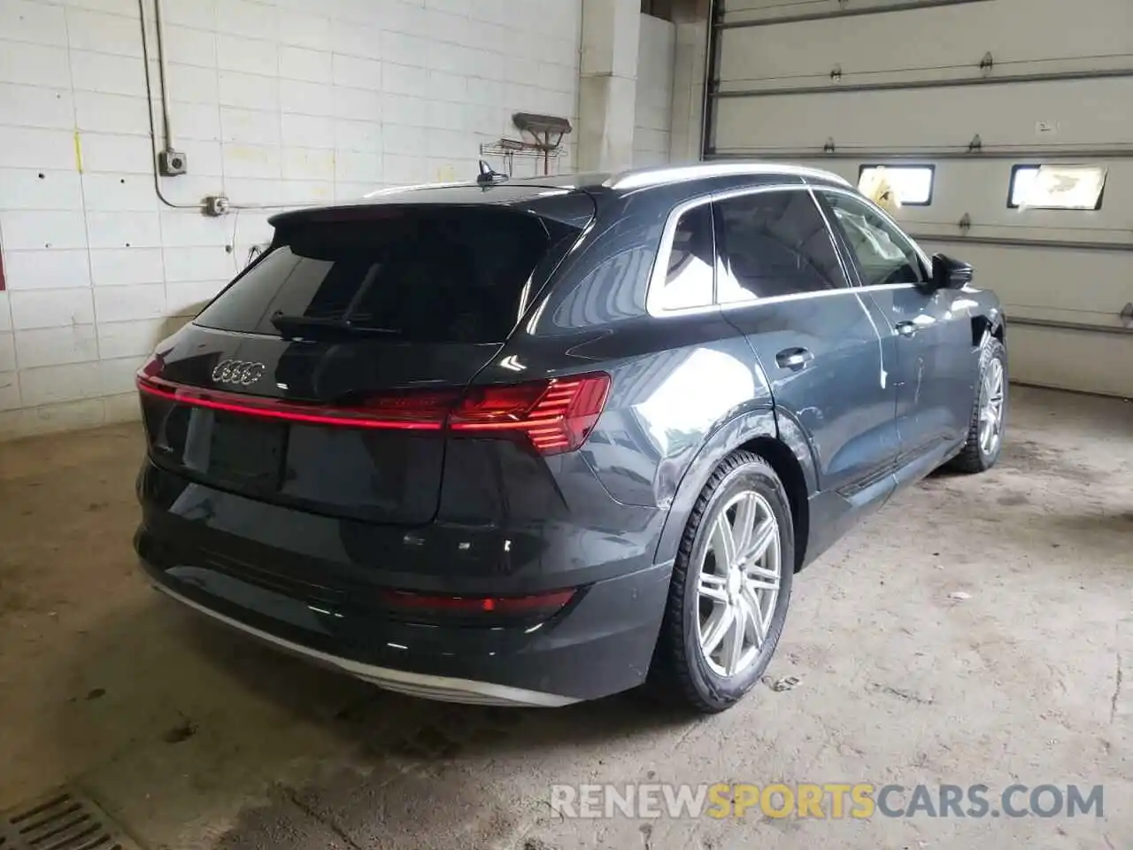 4 Фотография поврежденного автомобиля WA1VAAGE6KB012410 AUDI E-TRON 2019