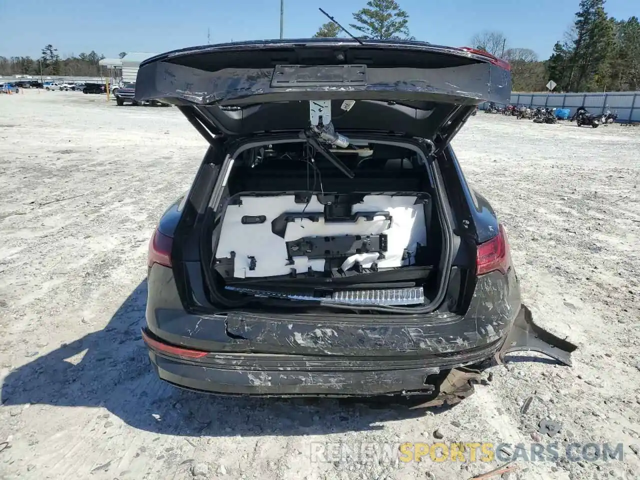 6 Photograph of a damaged car WA1VAAGE6KB021561 AUDI E-TRON 2019