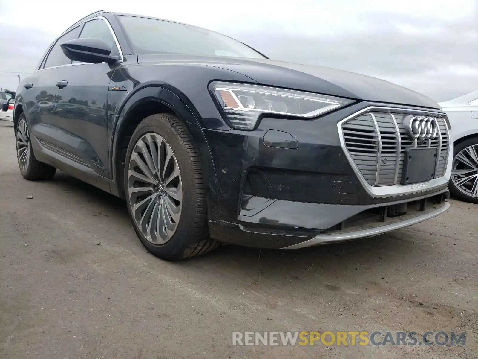 1 Фотография поврежденного автомобиля WA1VAAGE8KB005913 AUDI E-TRON 2019