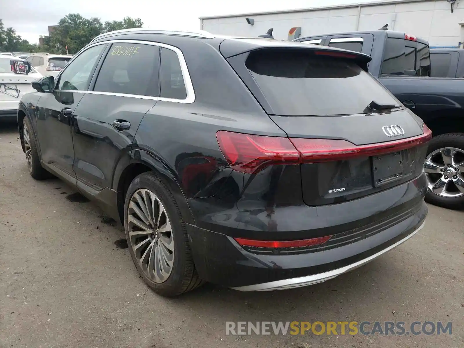 3 Фотография поврежденного автомобиля WA1VAAGE8KB005913 AUDI E-TRON 2019