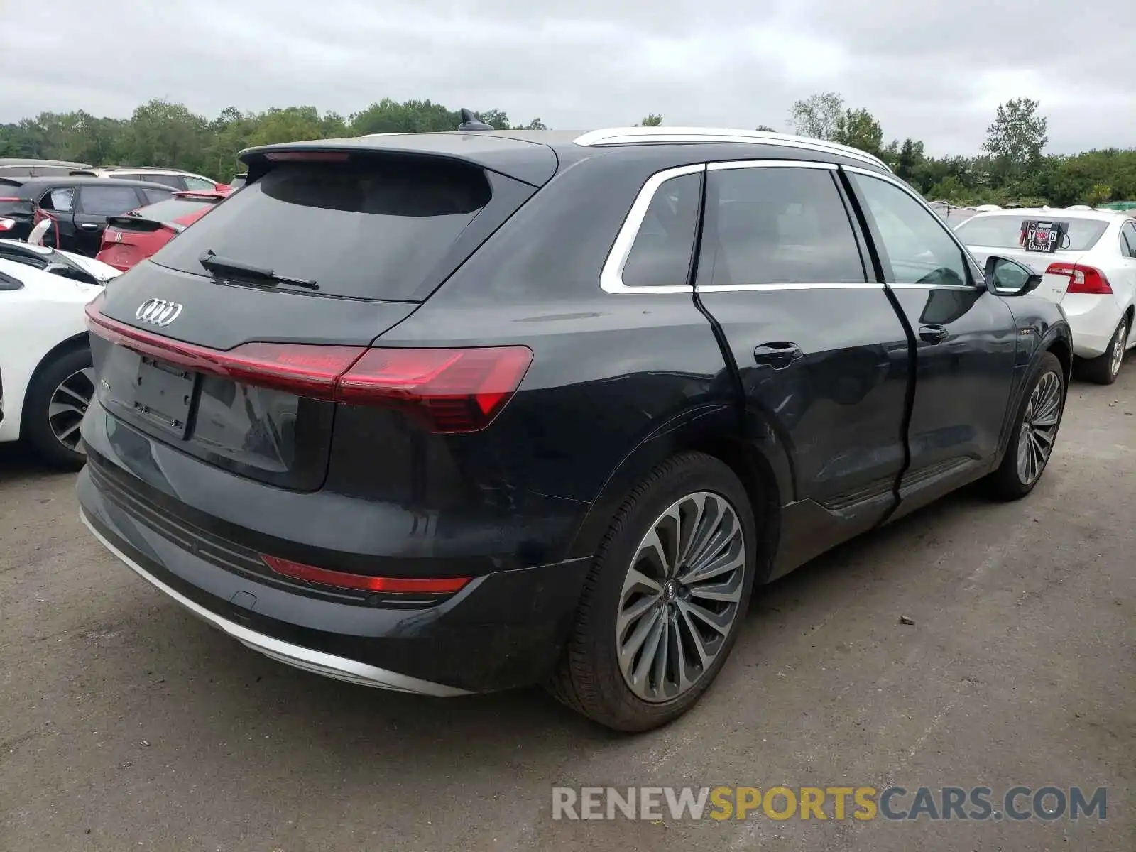 4 Фотография поврежденного автомобиля WA1VAAGE8KB005913 AUDI E-TRON 2019