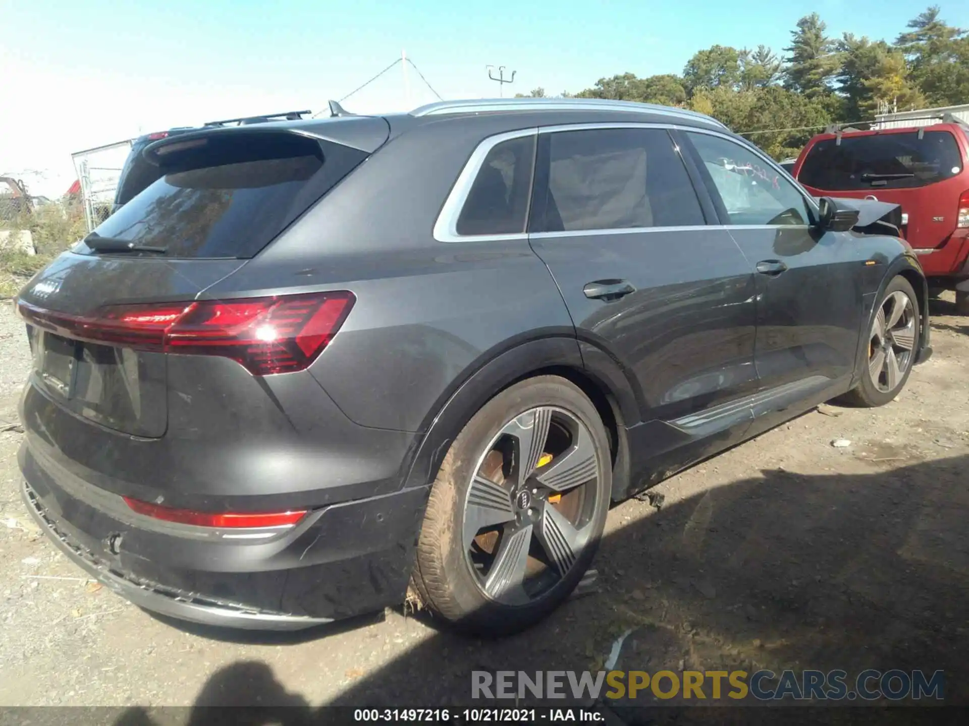 4 Фотография поврежденного автомобиля WA1VAAGE8KB008147 AUDI E-TRON 2019