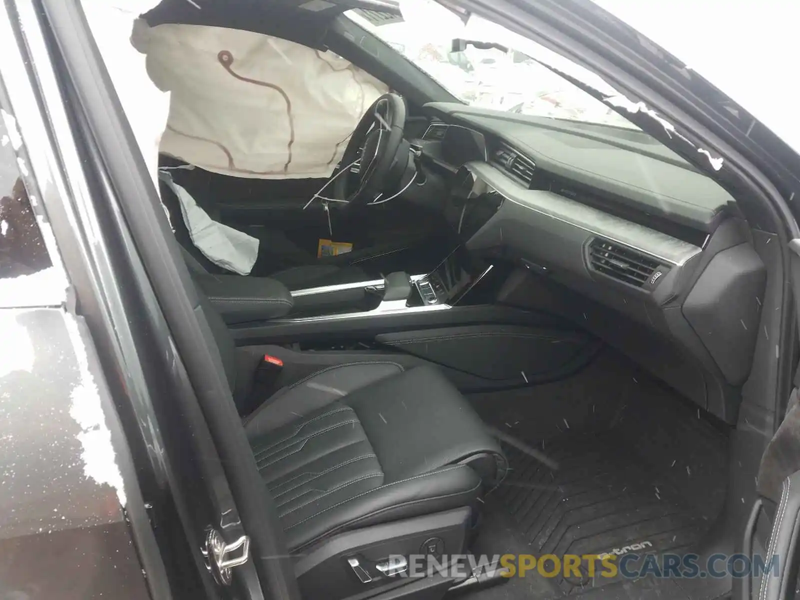 5 Photograph of a damaged car WA1VAAGEXKB007338 AUDI E-TRON 2019