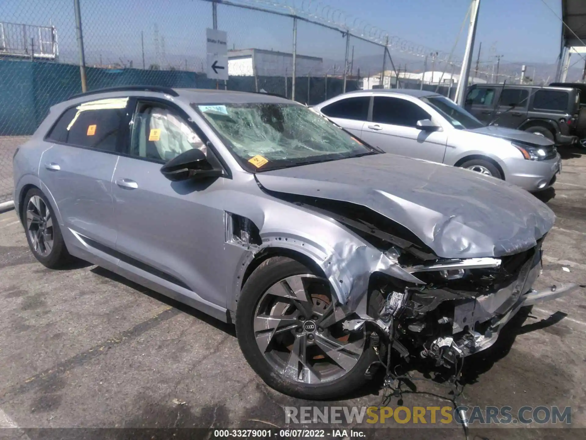 1 Photograph of a damaged car WA1VAAGEXKB021742 AUDI E-TRON 2019