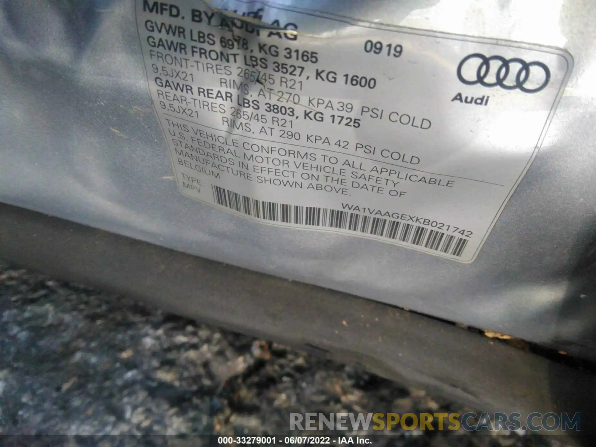 9 Photograph of a damaged car WA1VAAGEXKB021742 AUDI E-TRON 2019