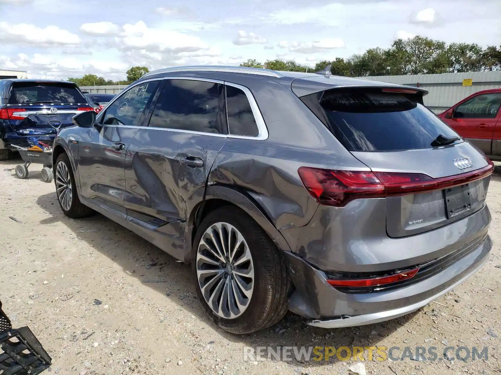 3 Фотография поврежденного автомобиля WA1VABGE0KB017754 AUDI E-TRON 2019