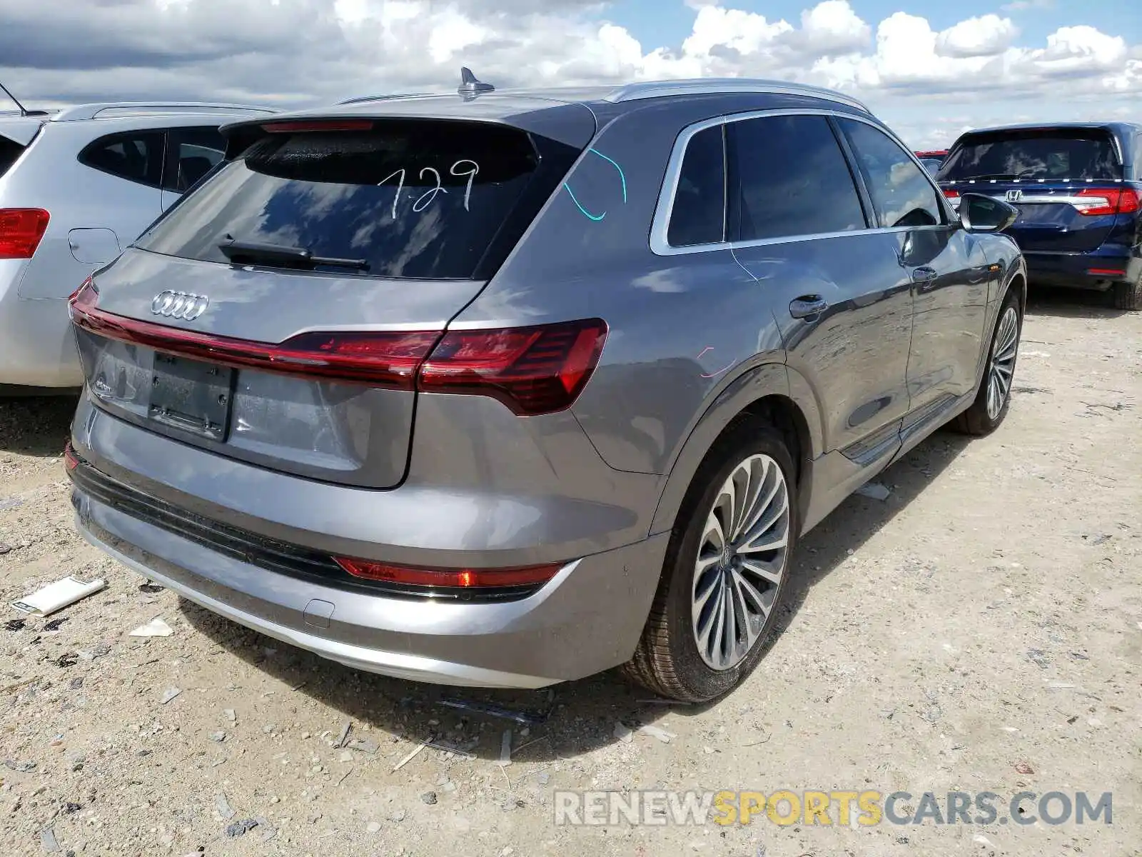 4 Фотография поврежденного автомобиля WA1VABGE0KB017754 AUDI E-TRON 2019