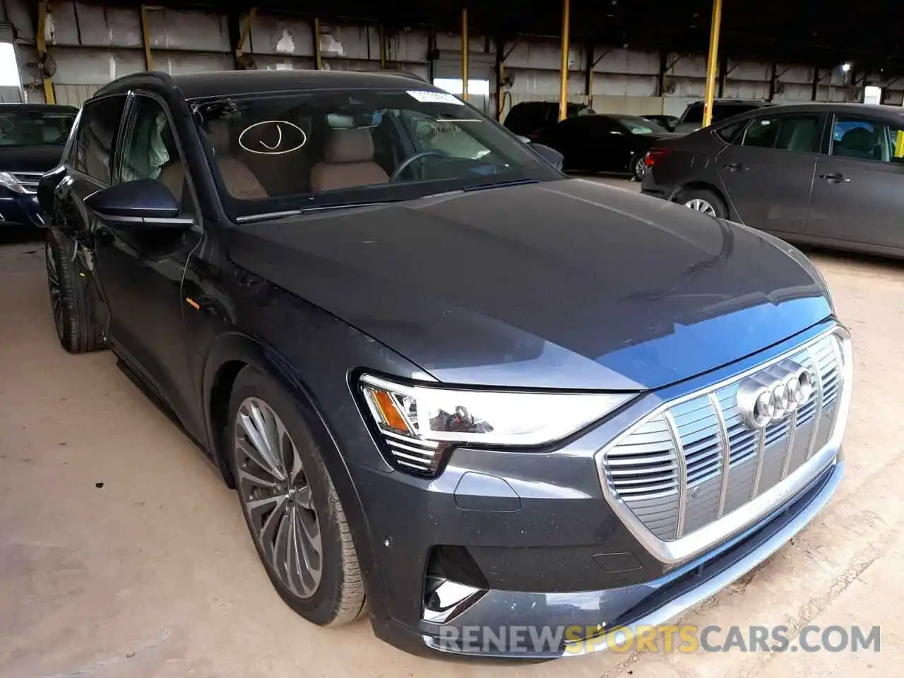 1 Фотография поврежденного автомобиля WA1VABGE1KB013261 AUDI E-TRON 2019