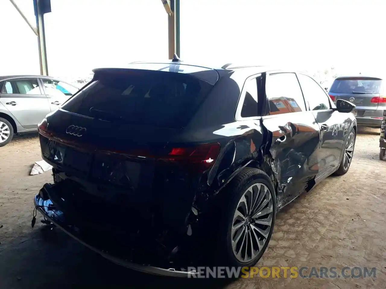 4 Photograph of a damaged car WA1VABGE1KB013261 AUDI E-TRON 2019