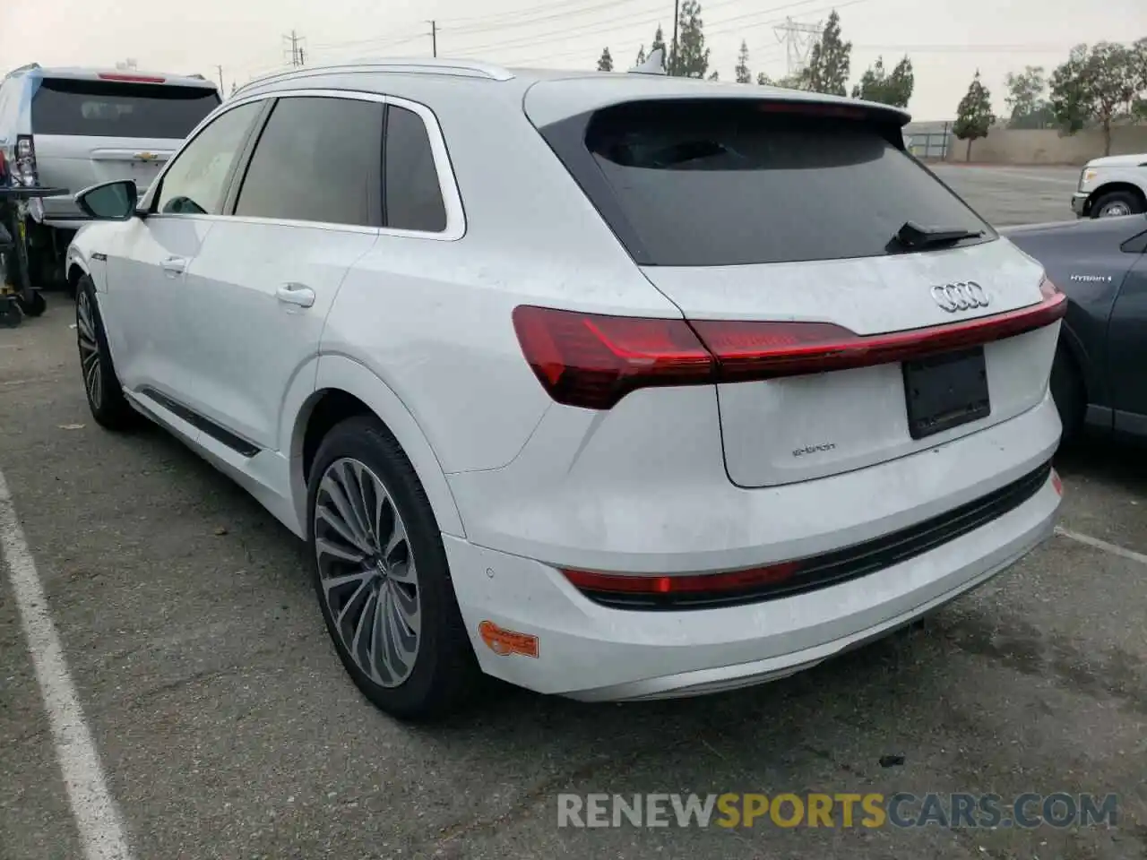 3 Фотография поврежденного автомобиля WA1VABGE5KB018513 AUDI E-TRON 2019