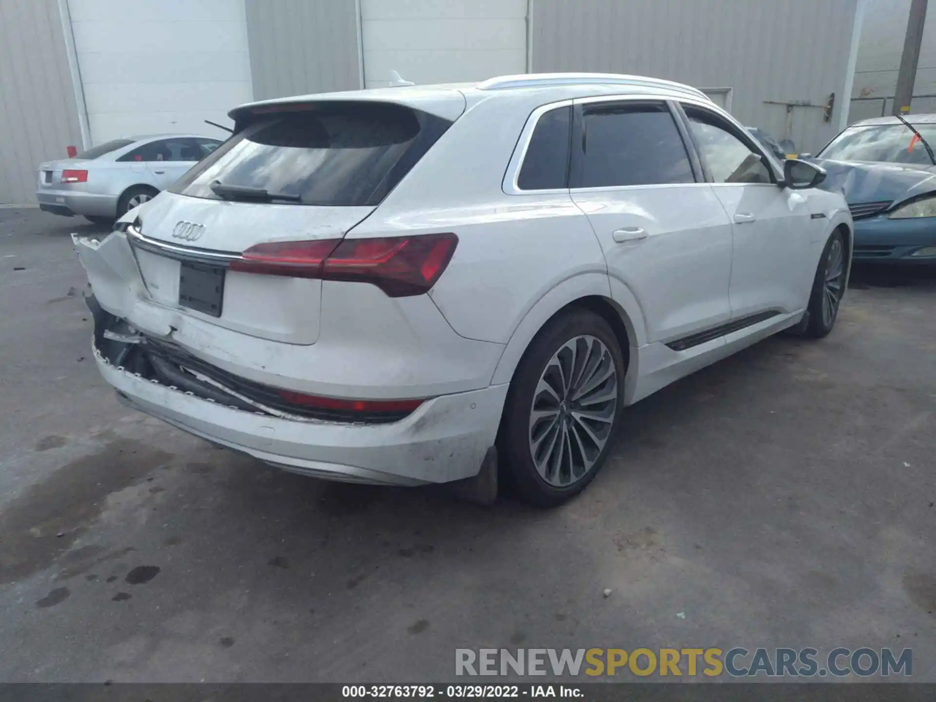 4 Фотография поврежденного автомобиля WA1VABGE5KB024246 AUDI E-TRON 2019