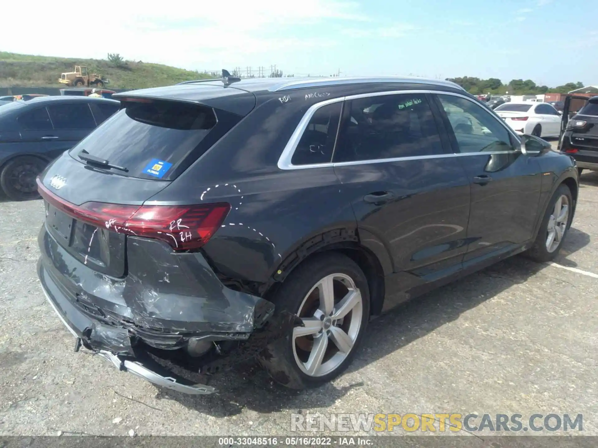 4 Photograph of a damaged car WA1VABGE6KB020934 AUDI E-TRON 2019