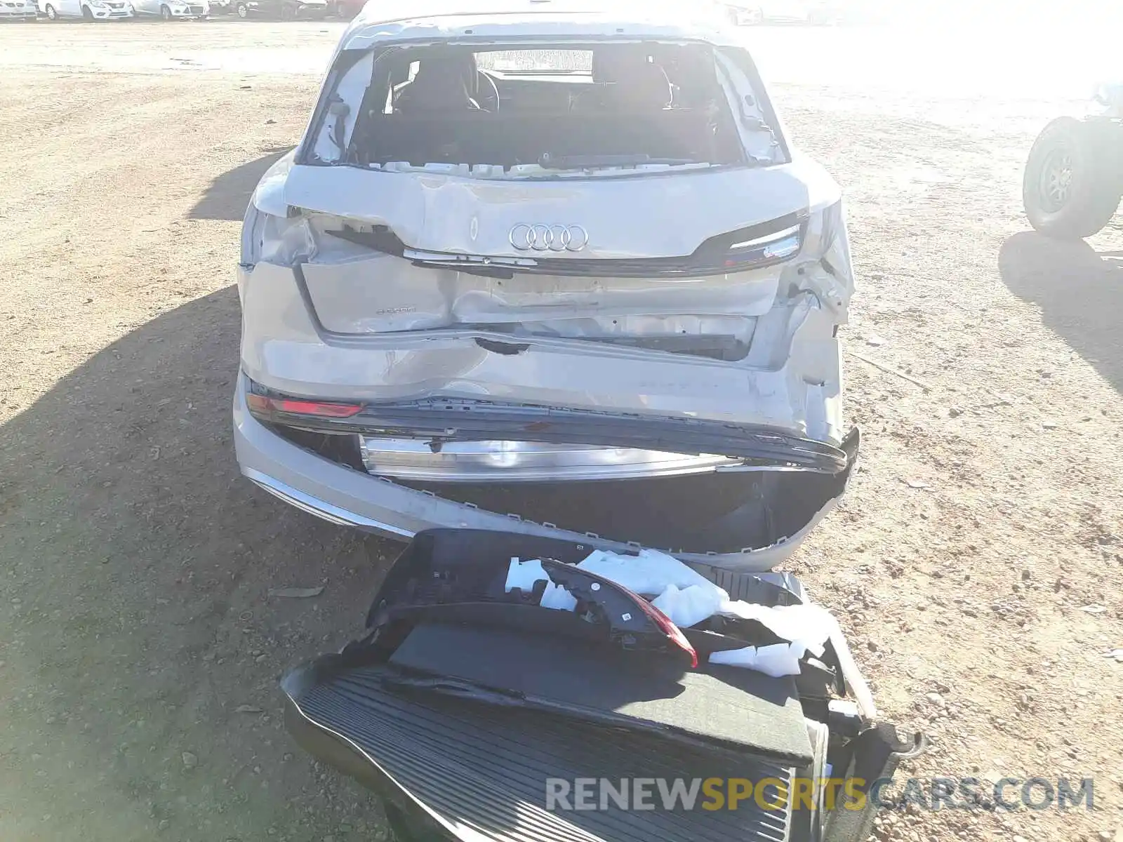 9 Photograph of a damaged car WA1VABGEXKB012173 AUDI E-TRON 2019