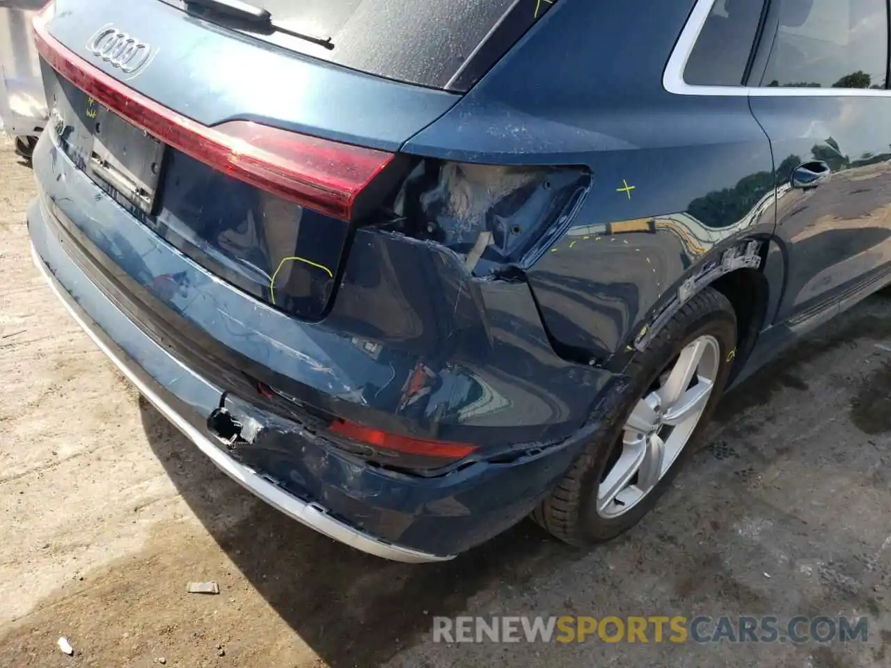 9 Photograph of a damaged car WA1VABGEXKB021553 AUDI E-TRON 2019