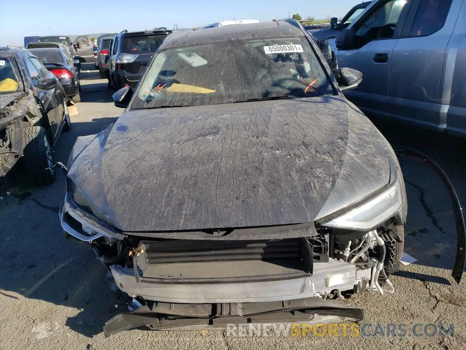 10 Photograph of a damaged car WA1VABGEXKB024744 AUDI E-TRON 2019