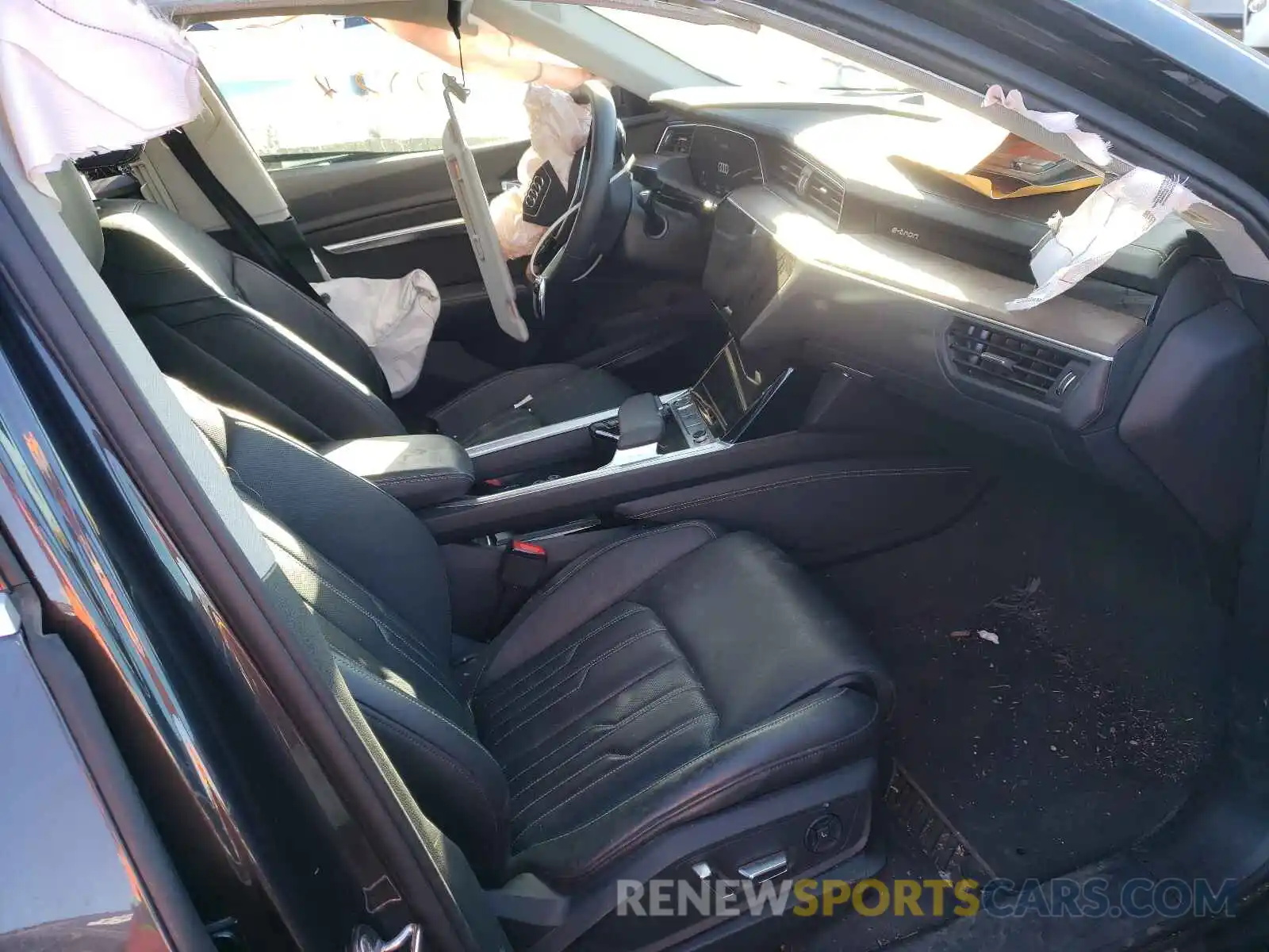 5 Photograph of a damaged car WA1VABGEXKB024744 AUDI E-TRON 2019