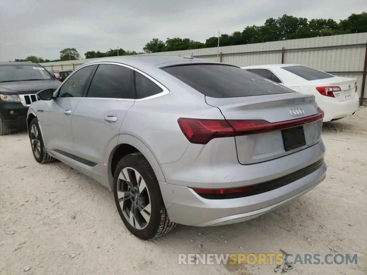 3 Photograph of a damaged car WA12ABGE6LB034725 AUDI E-TRON 2020