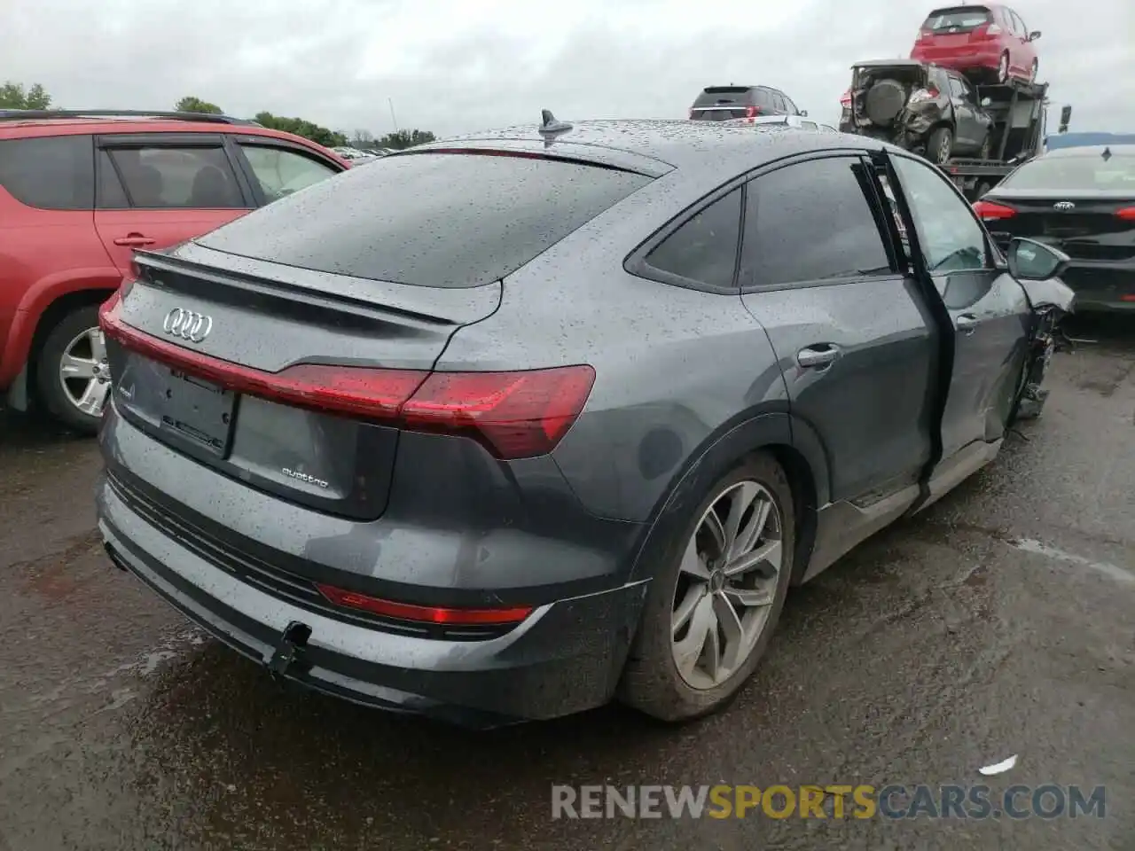 4 Photograph of a damaged car WA12AAGE0MB013820 AUDI E-TRON 2021