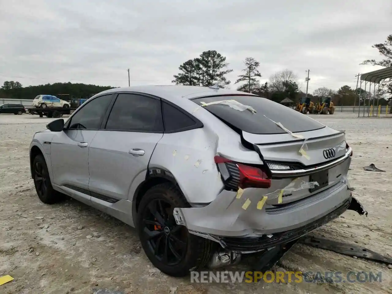 3 Photograph of a damaged car WA12AAGE3MB013634 AUDI E-TRON 2021