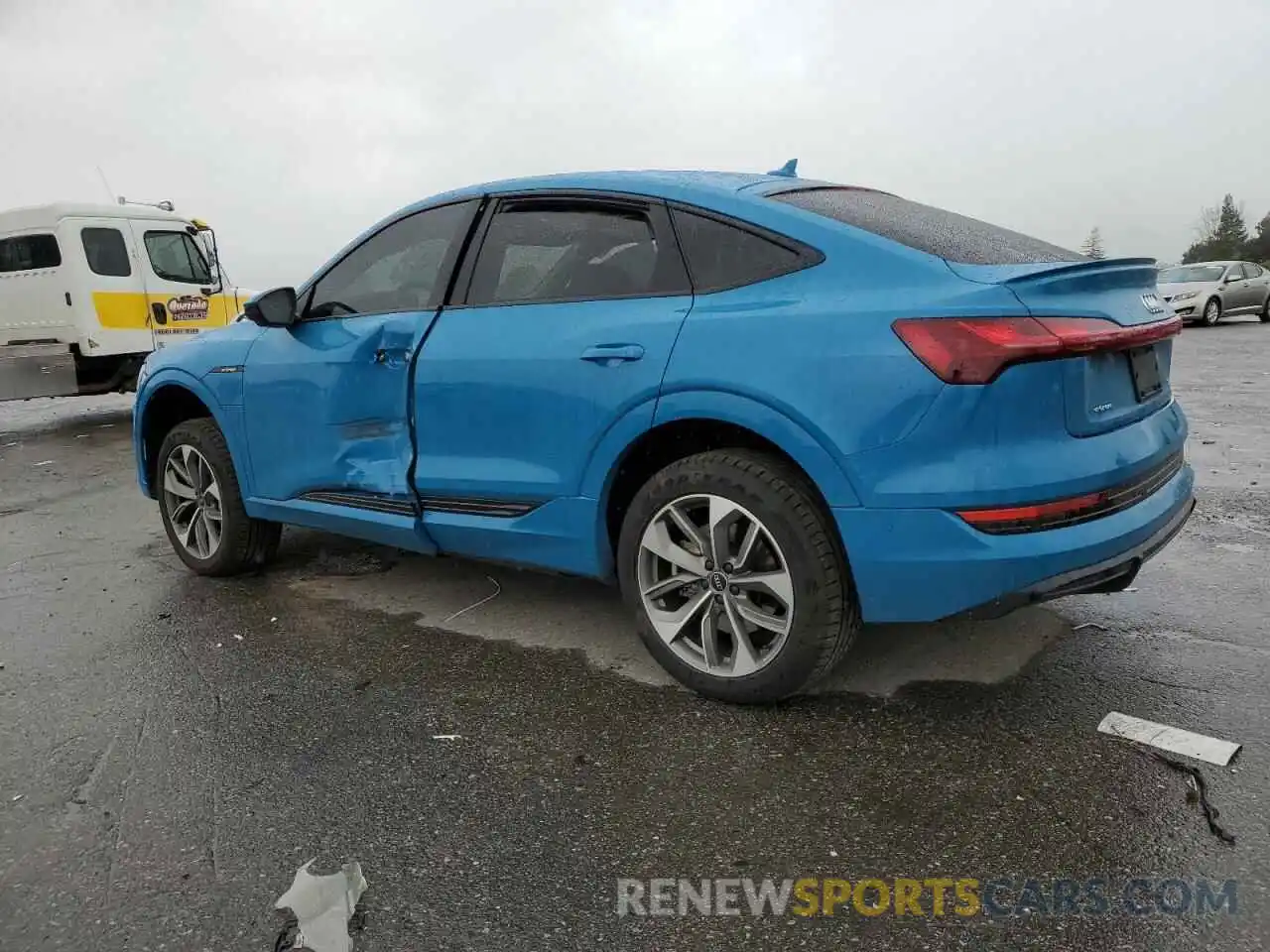 2 Photograph of a damaged car WA12AAGE6MB023901 AUDI E-TRON 2021