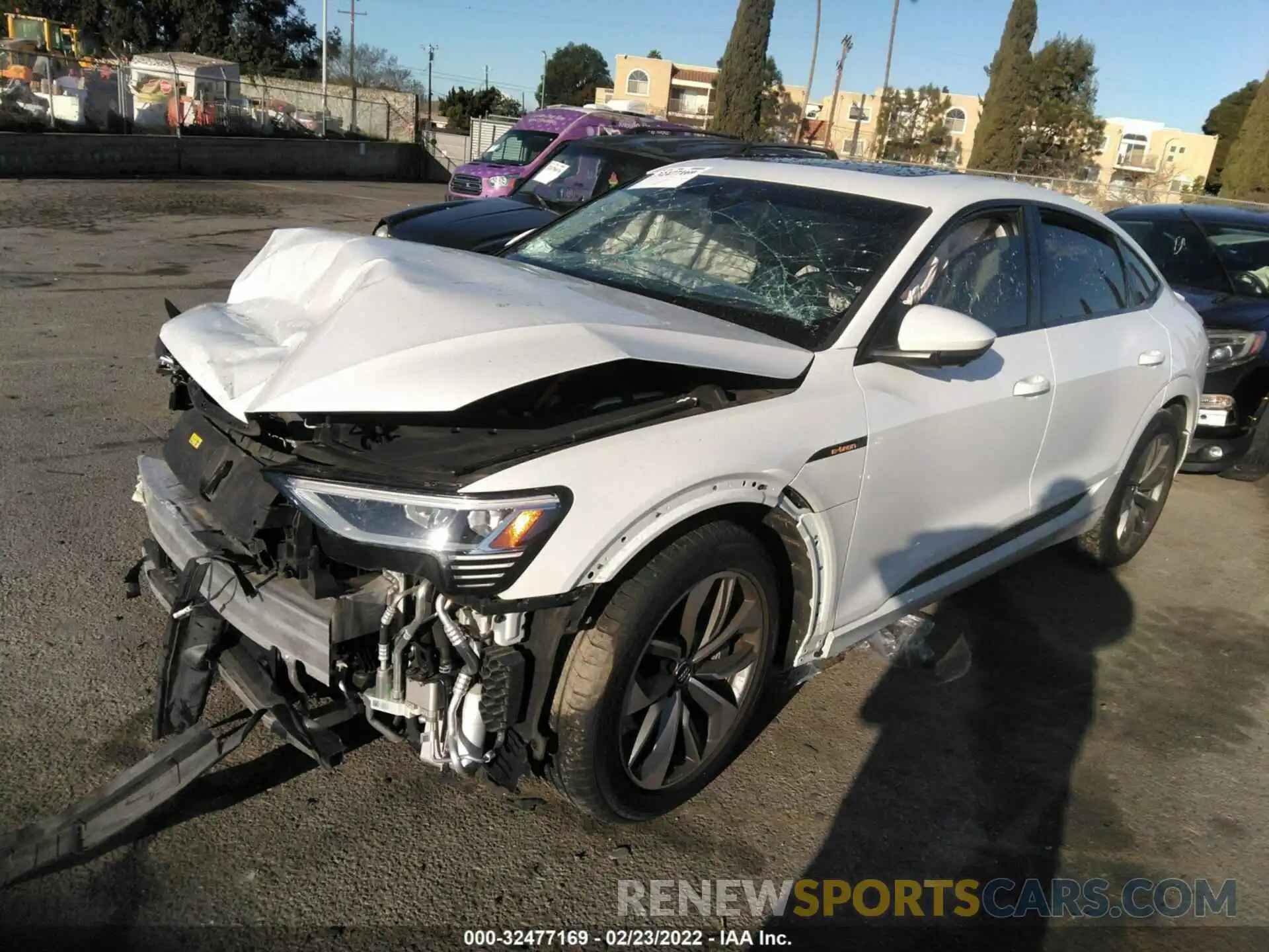 2 Photograph of a damaged car WA12AAGEXMB001092 AUDI E-TRON 2021