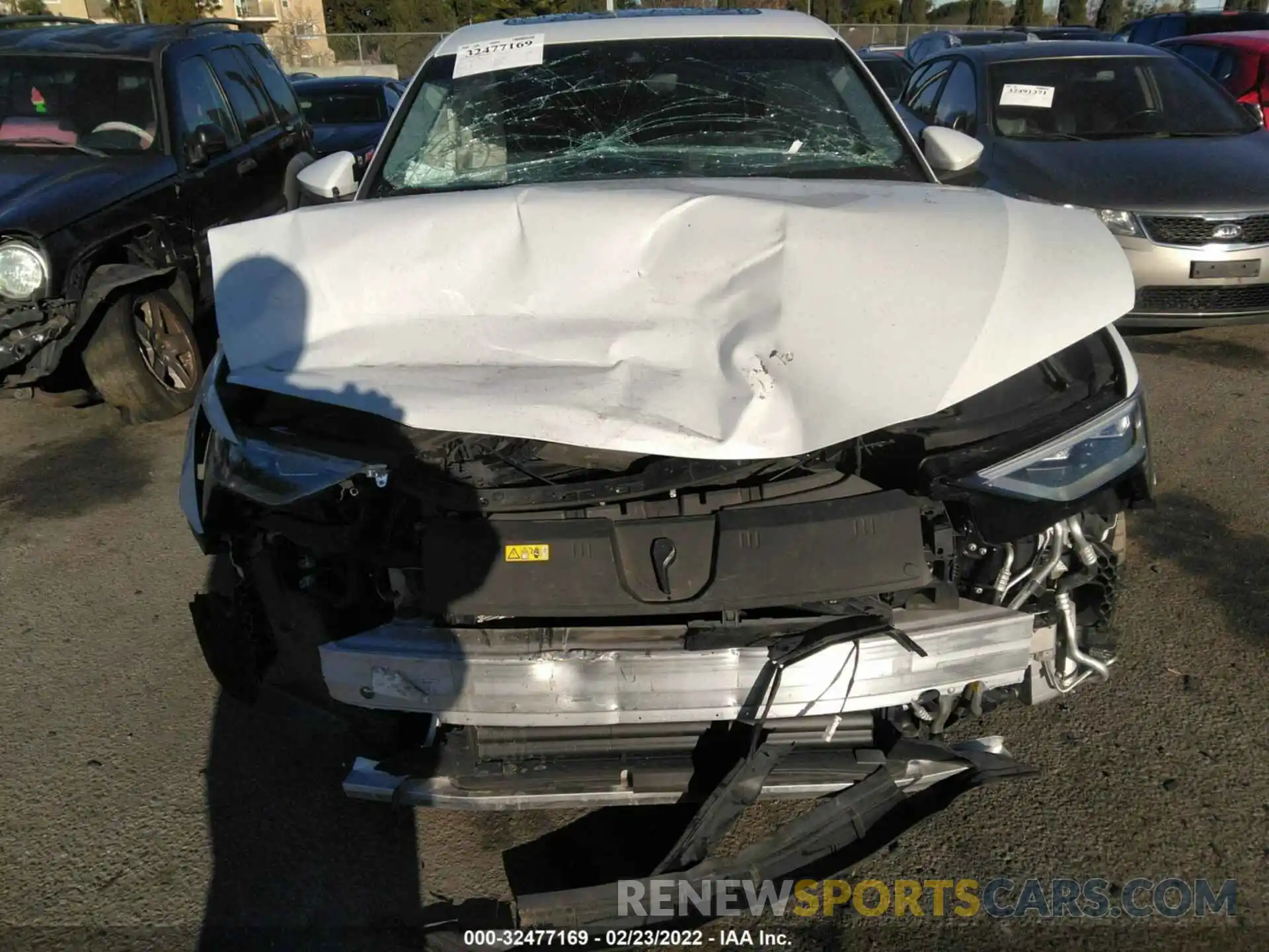 6 Photograph of a damaged car WA12AAGEXMB001092 AUDI E-TRON 2021