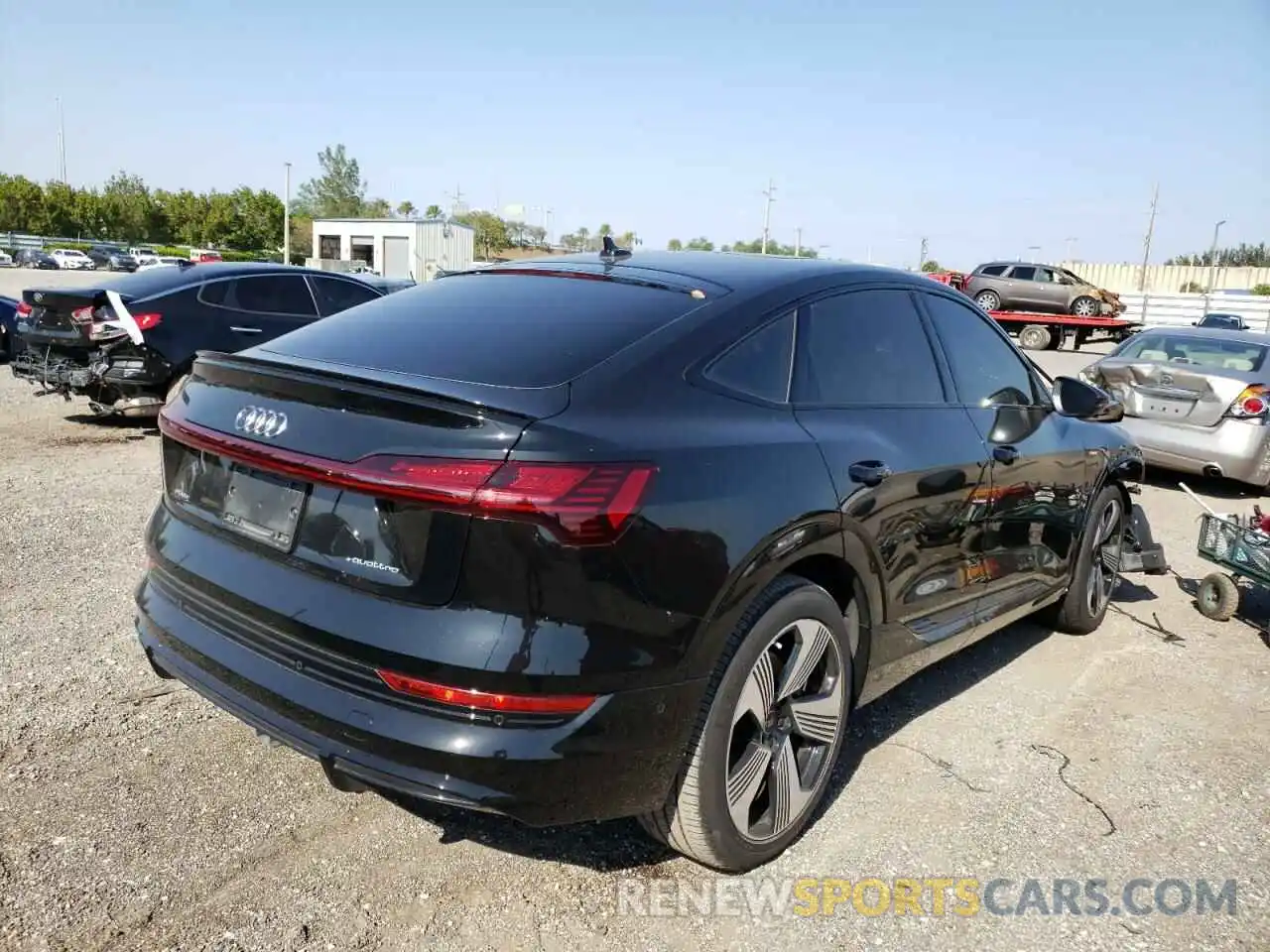 4 Фотография поврежденного автомобиля WA13AAGE1MB026645 AUDI E-TRON 2021