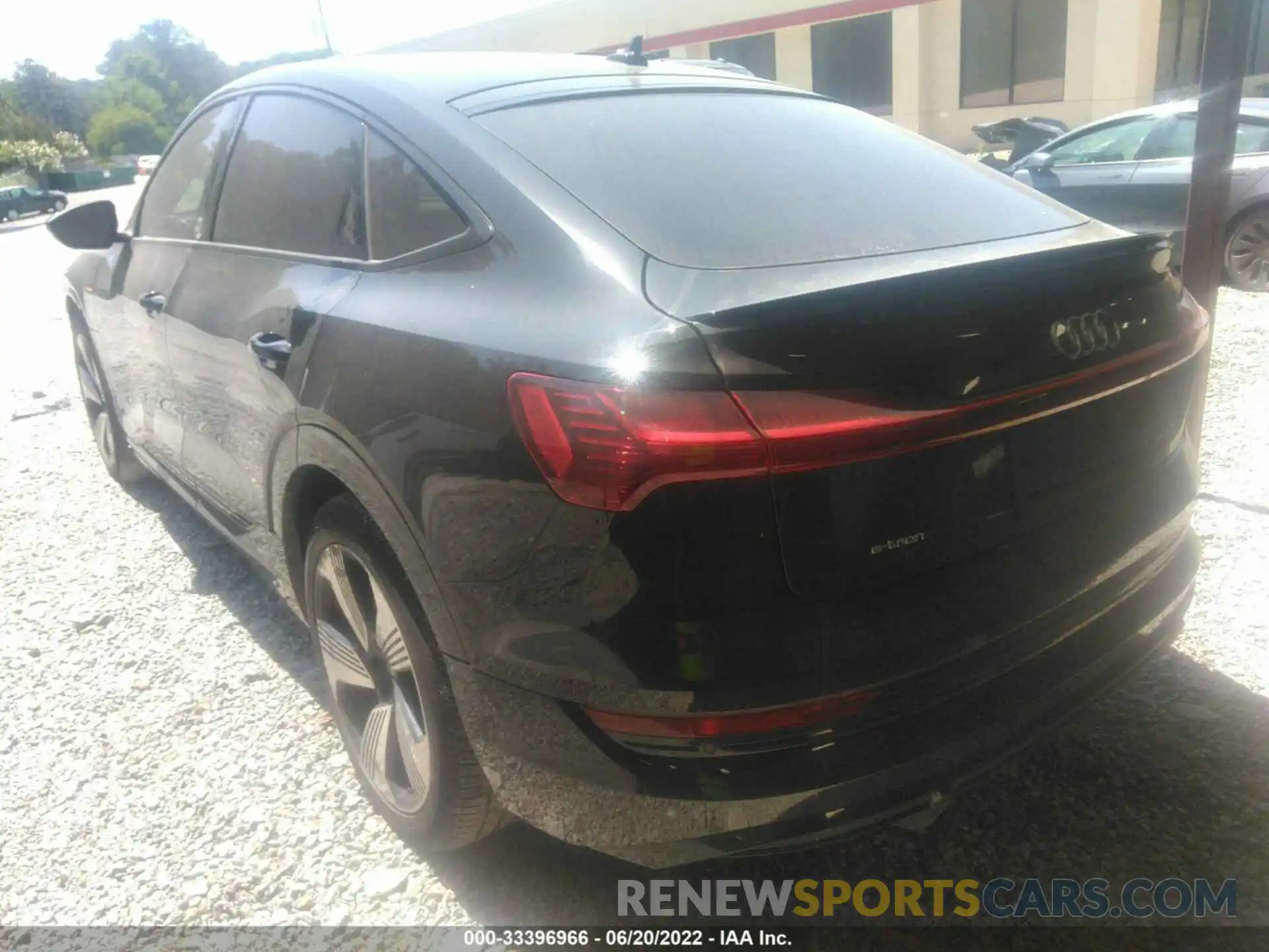 3 Photograph of a damaged car WA13ABGE4MB022157 AUDI E-TRON 2021