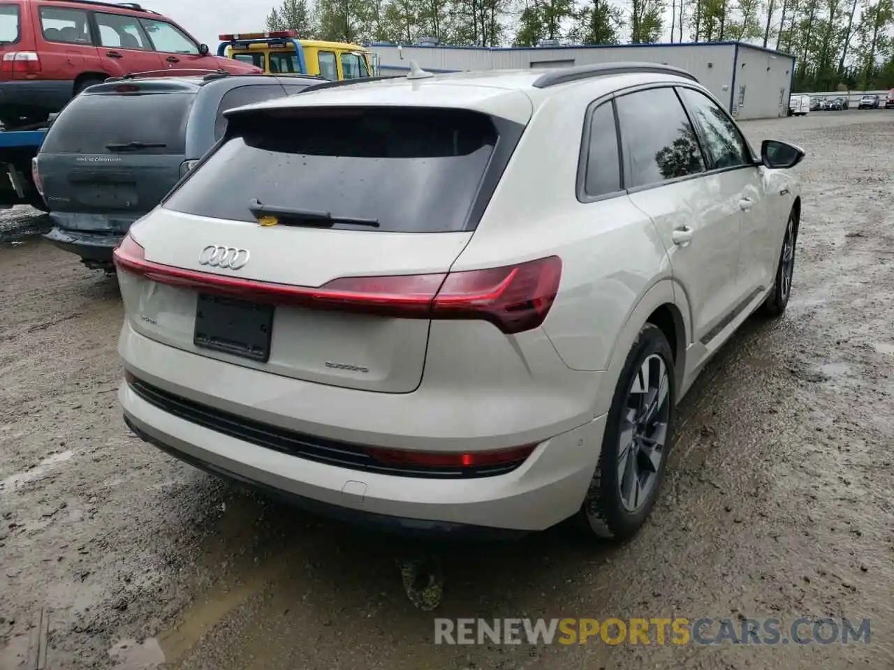 4 Фотография поврежденного автомобиля WA1AAAGE3MB014004 AUDI E-TRON 2021